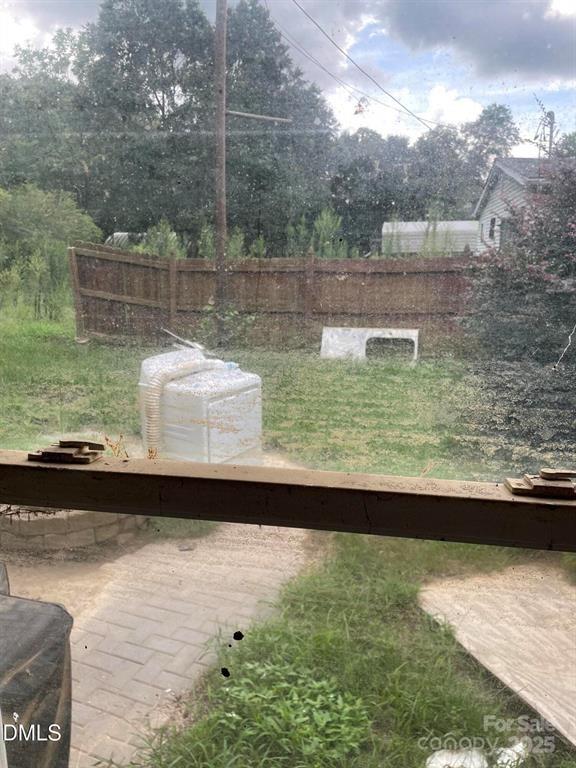 1124 Riverside Drive Property Photo 12