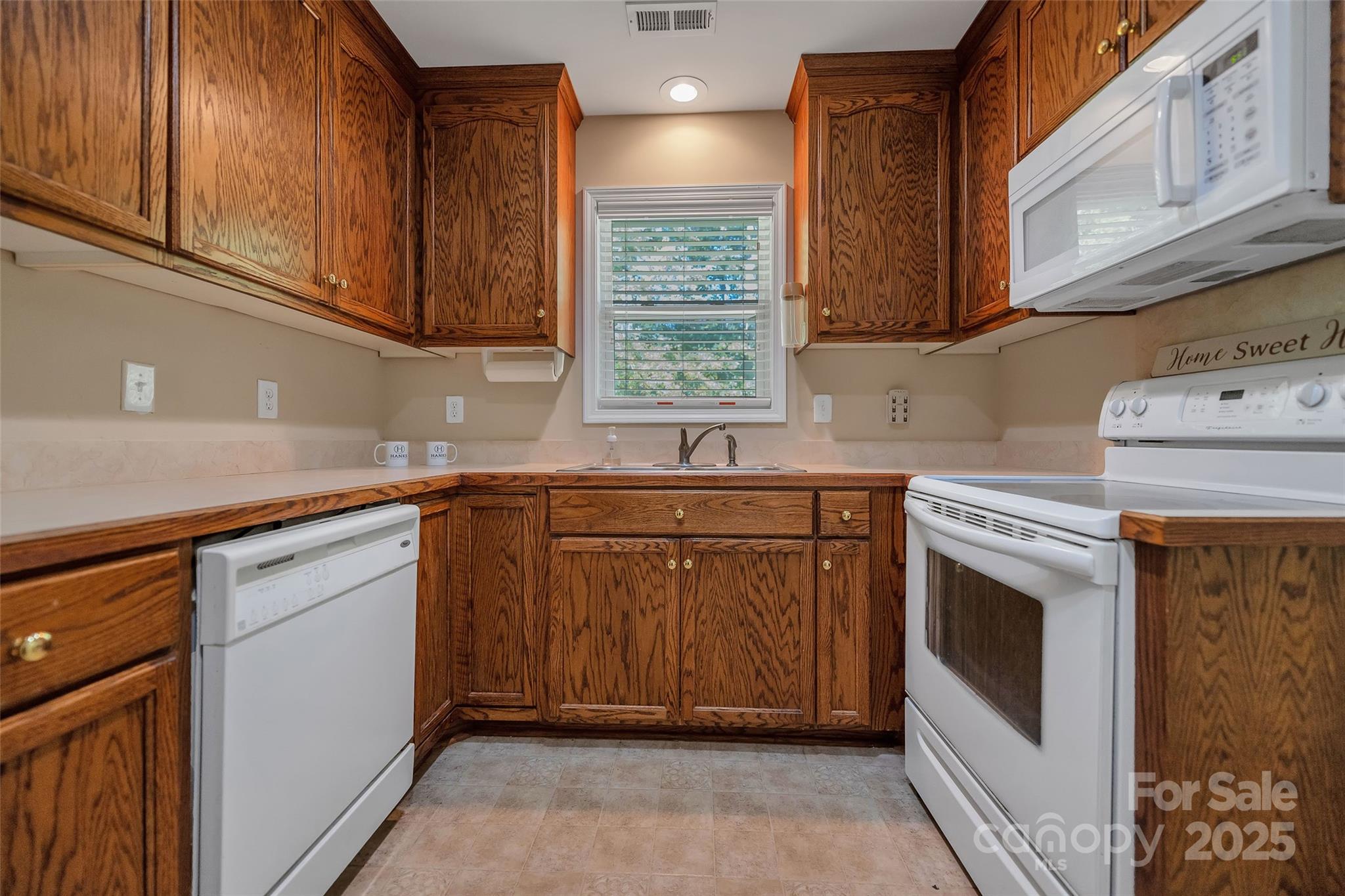 425 Huffstetler Road Property Photo 12