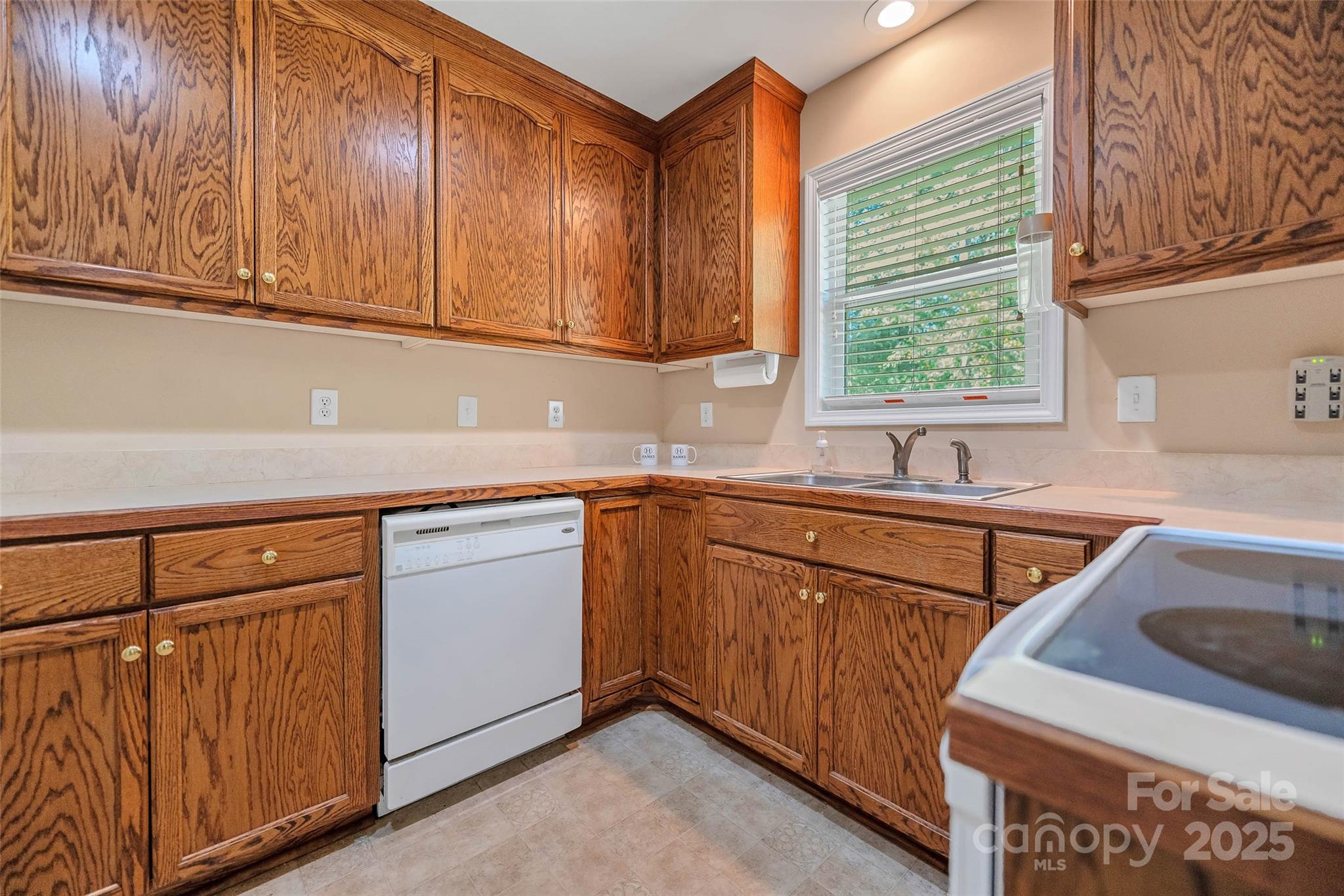 425 Huffstetler Road Property Photo 13