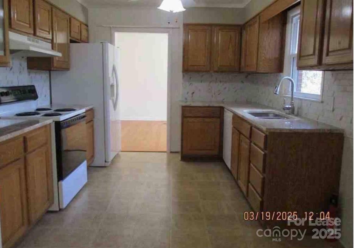 200 Daniel Drive Property Photo 10