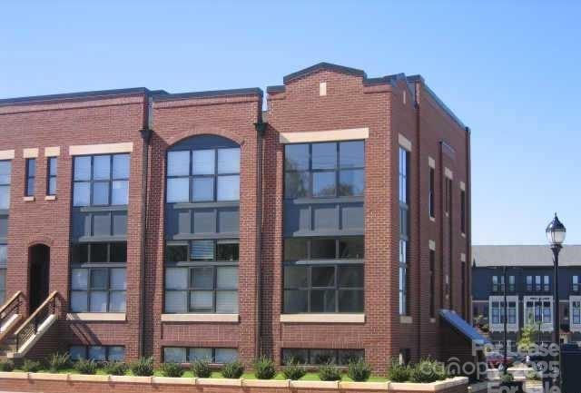 559 New Bern Station Court Property Photo 1