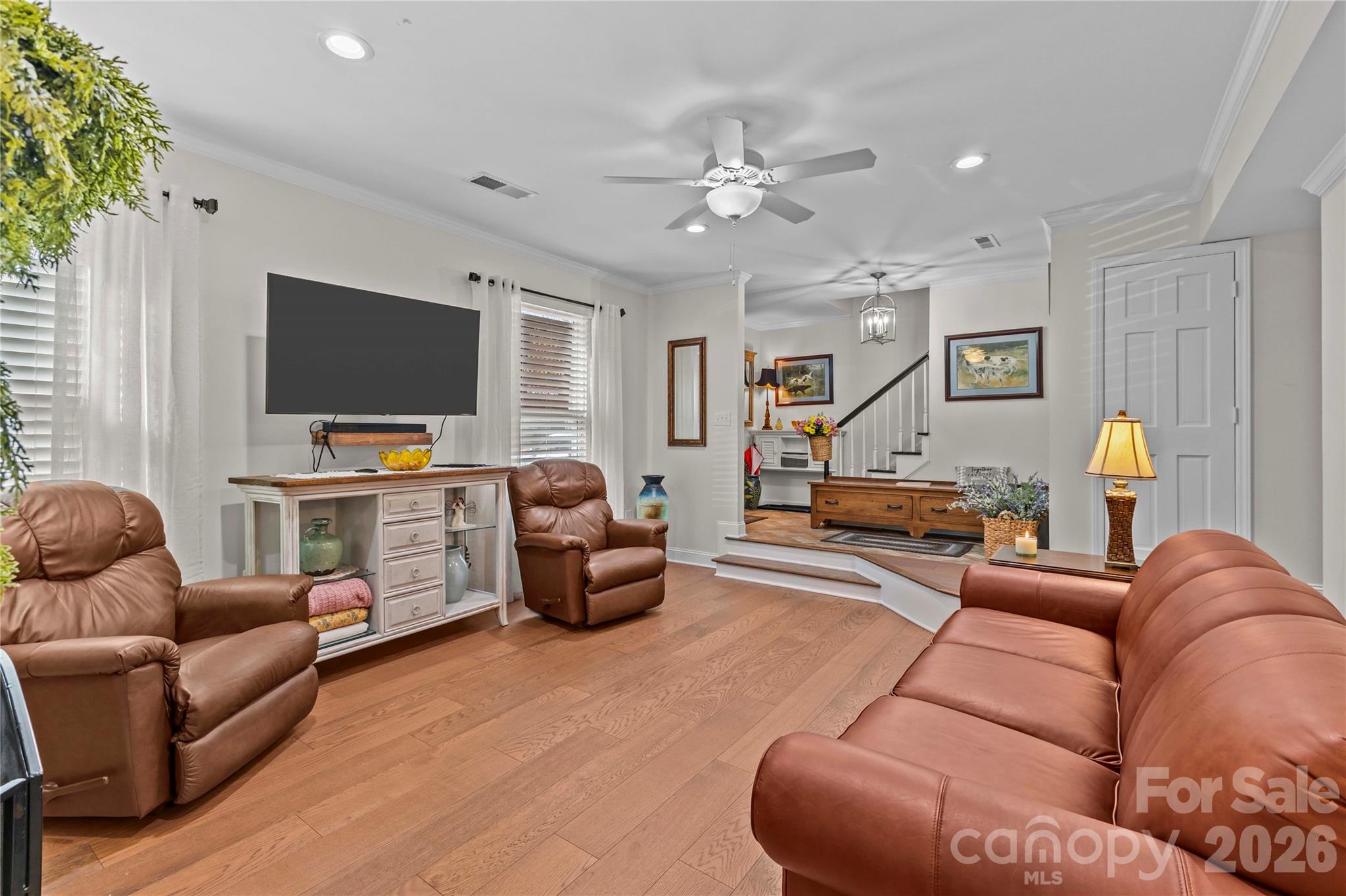 2502 Round Table Road D Property Photo 3