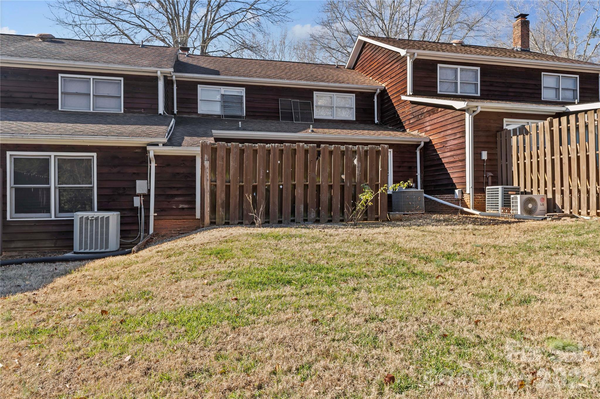 2502 Round Table Road D Property Photo 18