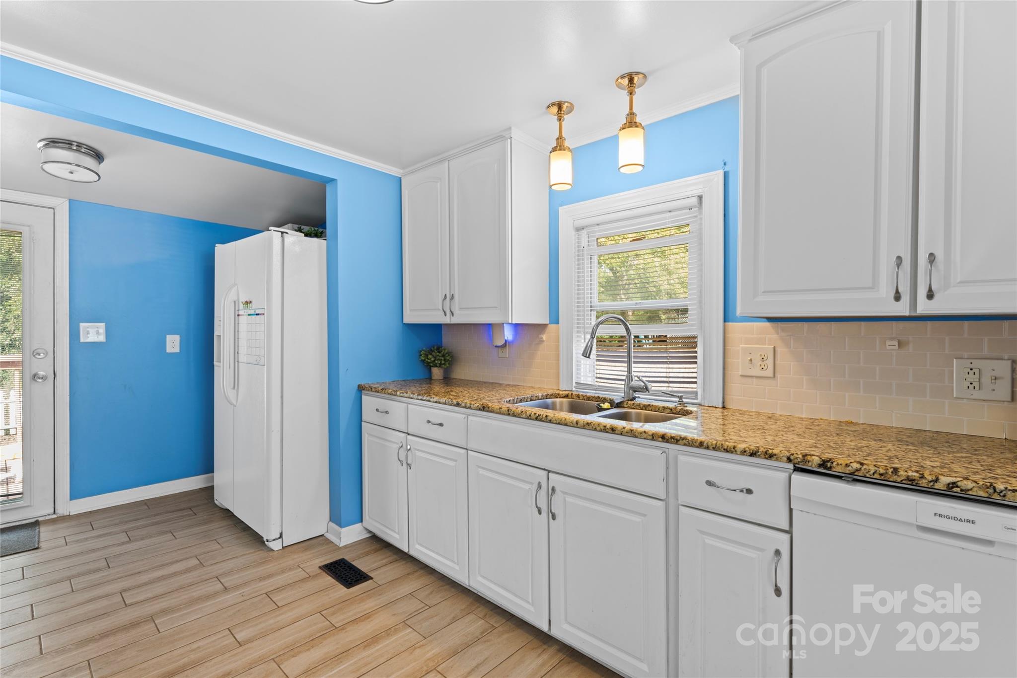 607 Ross Street Property Photo 17