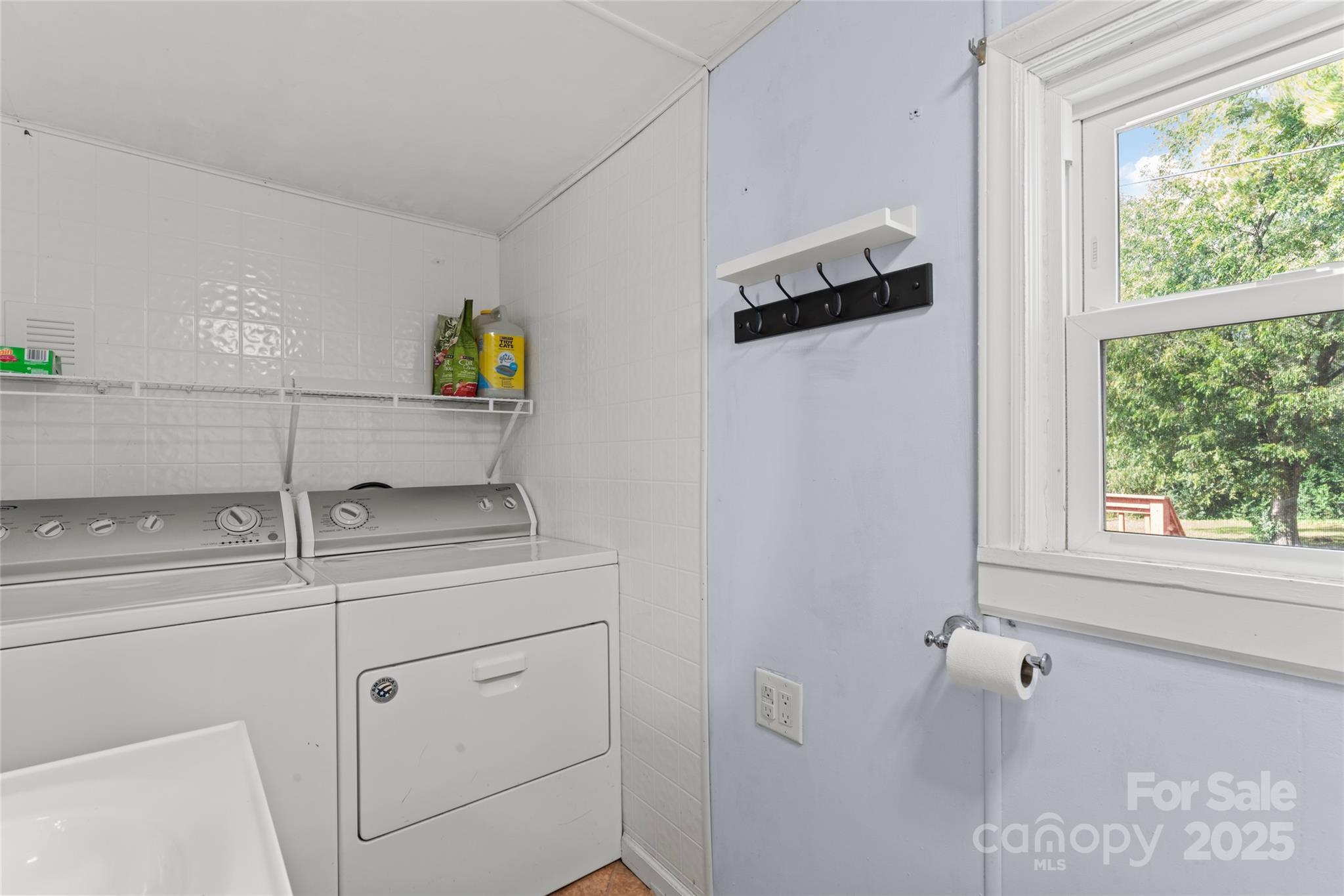 607 Ross Street Property Photo 23