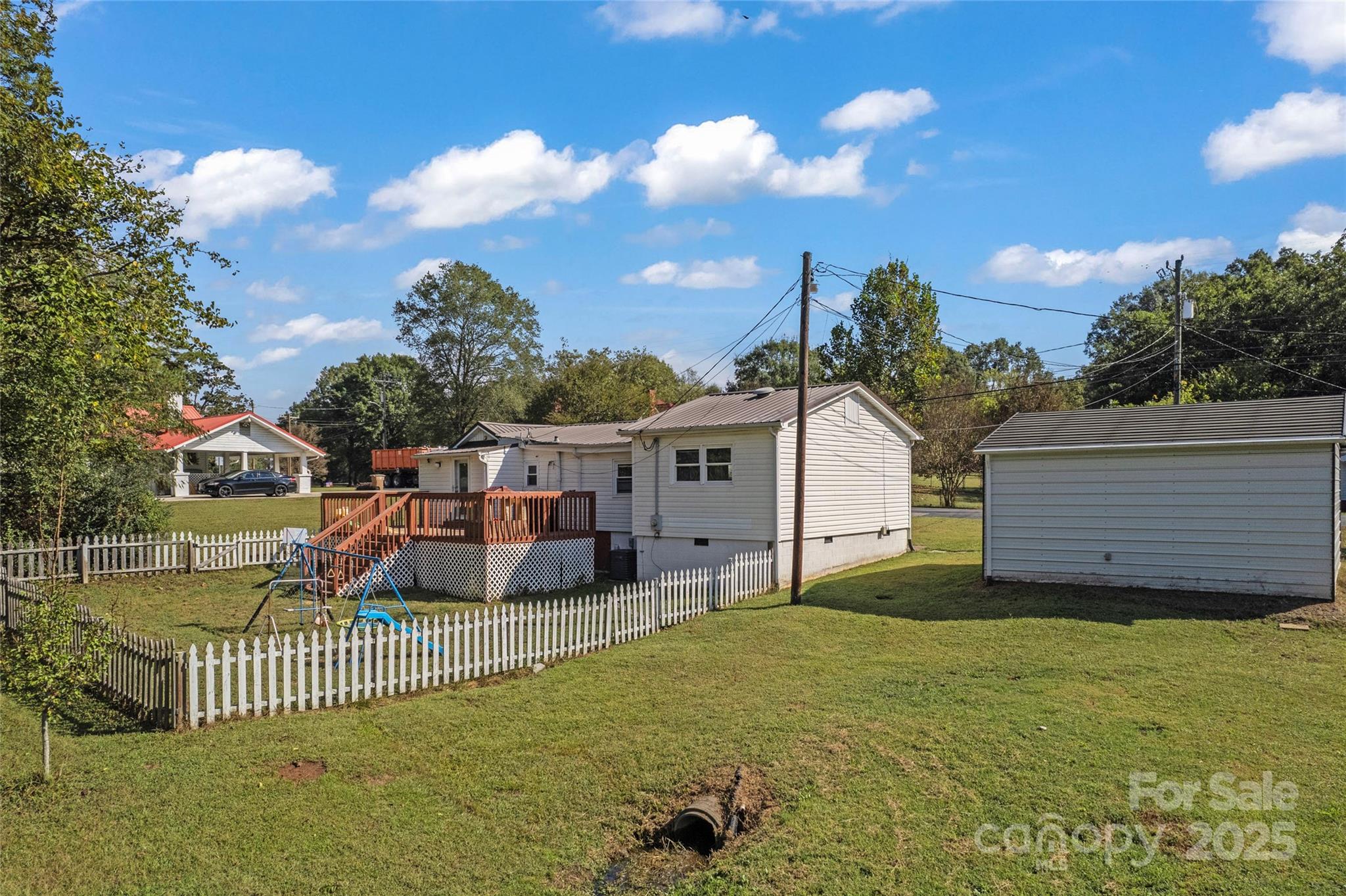 607 Ross Street Property Photo 24