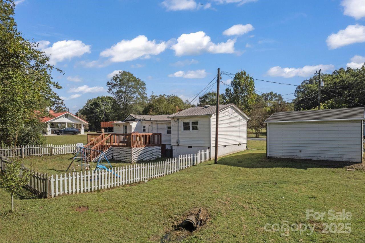 607 Ross Street Property Photo 27