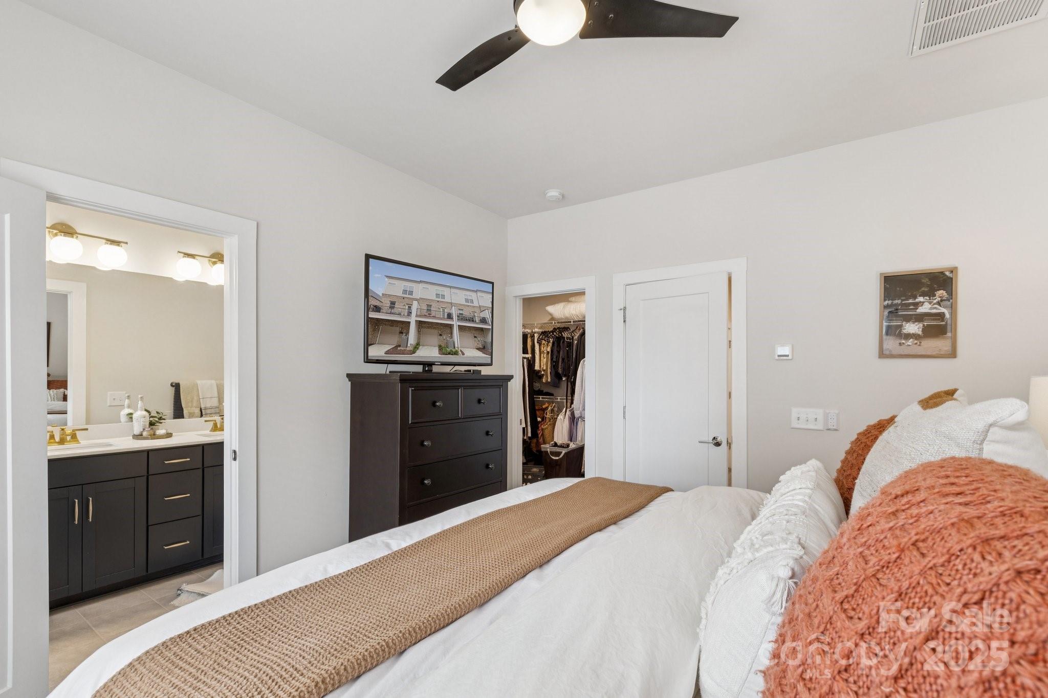 12106 Brooklyn Avenue Property Photo 15