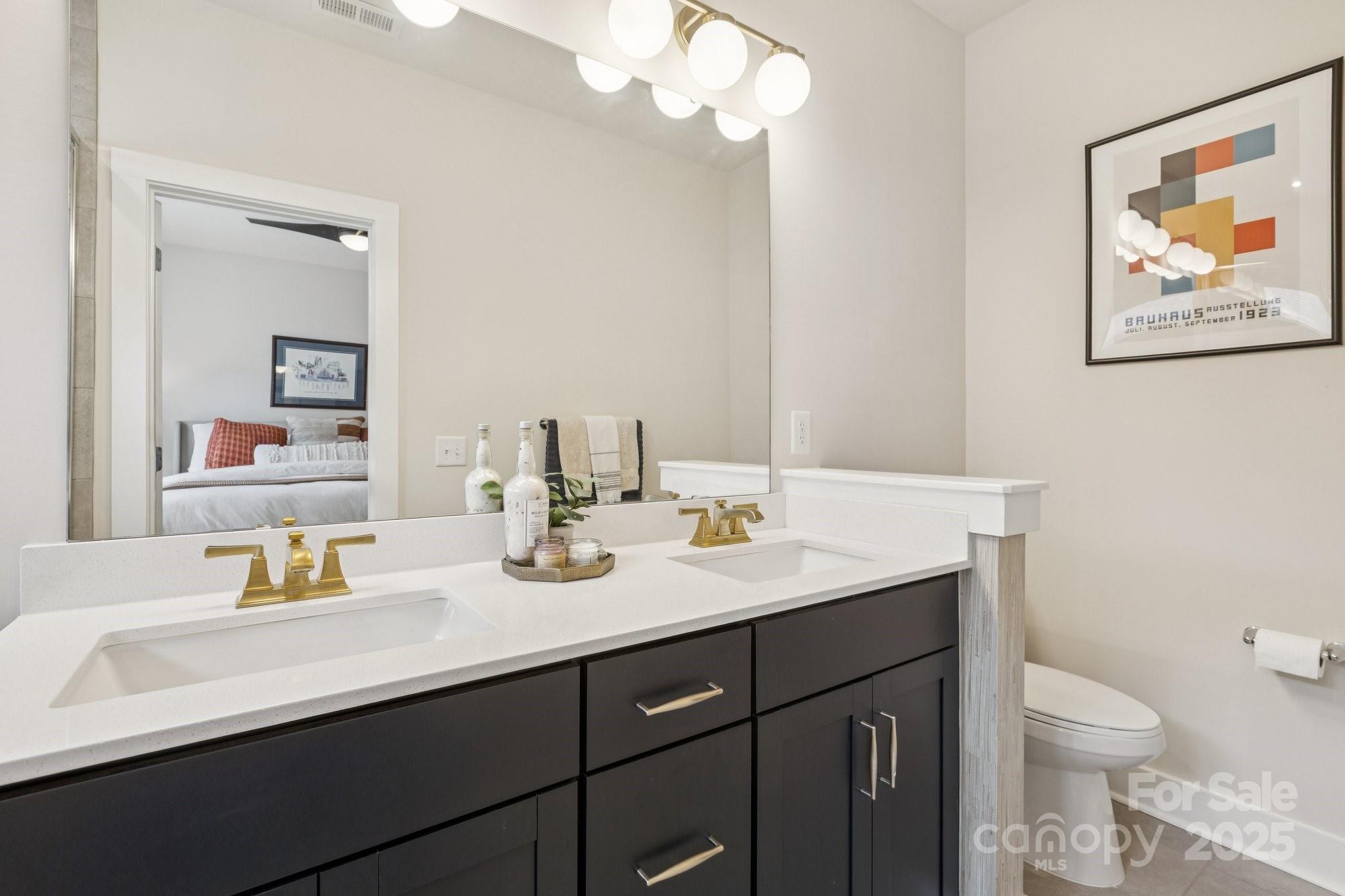 12106 Brooklyn Avenue Property Photo 18