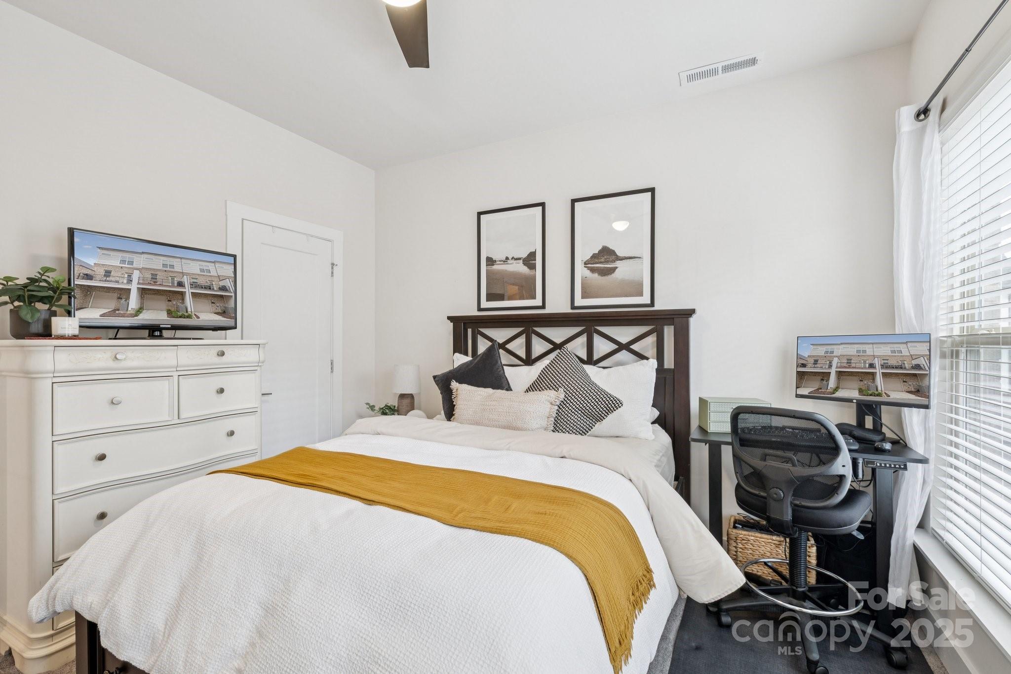 12106 Brooklyn Avenue Property Photo 22