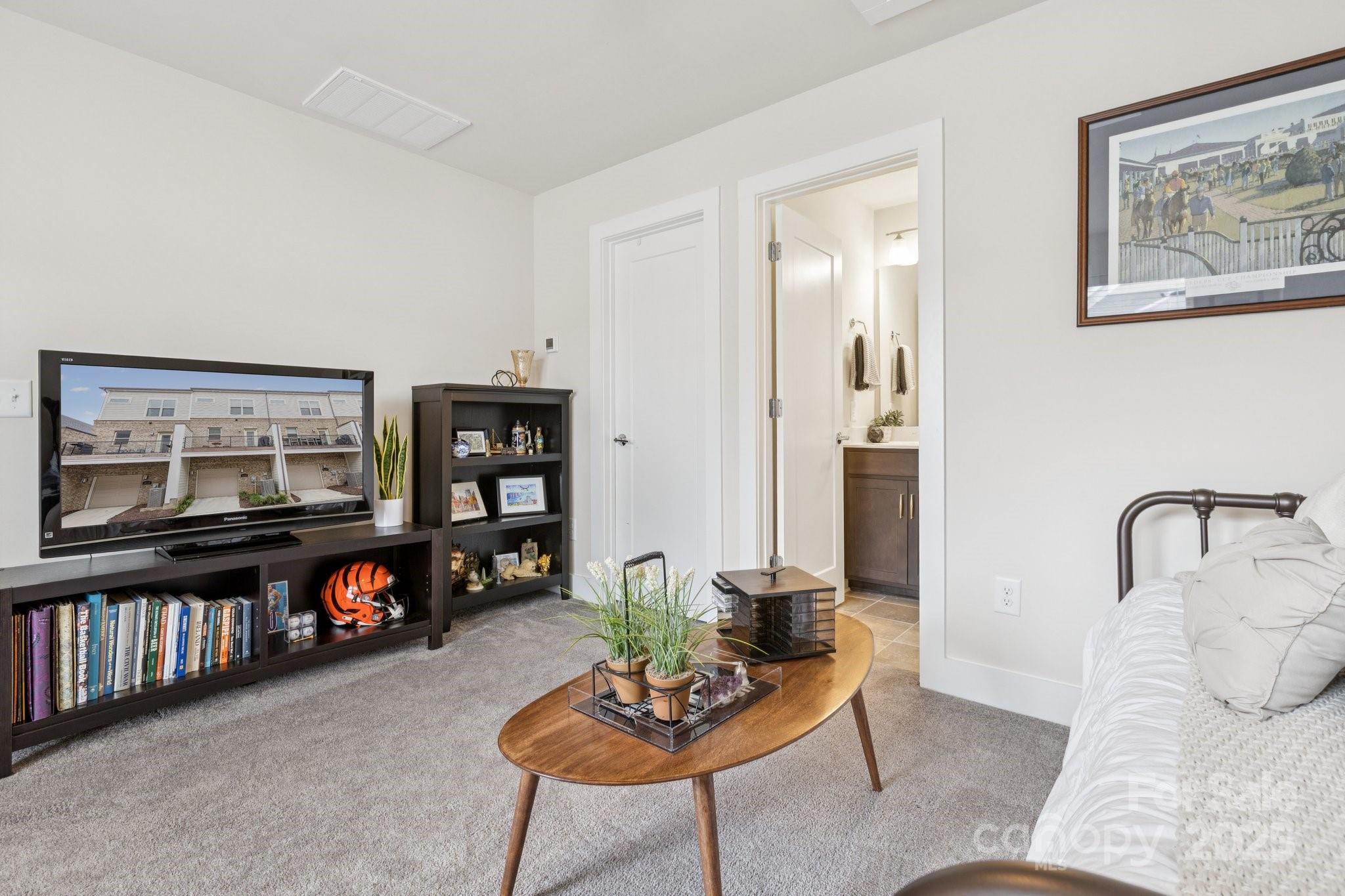 12106 Brooklyn Avenue Property Photo 28