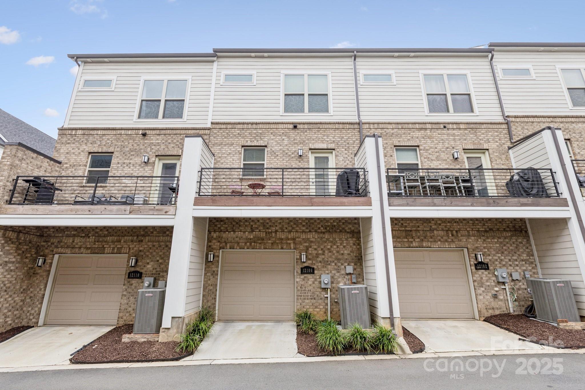 12106 Brooklyn Avenue Property Photo 33