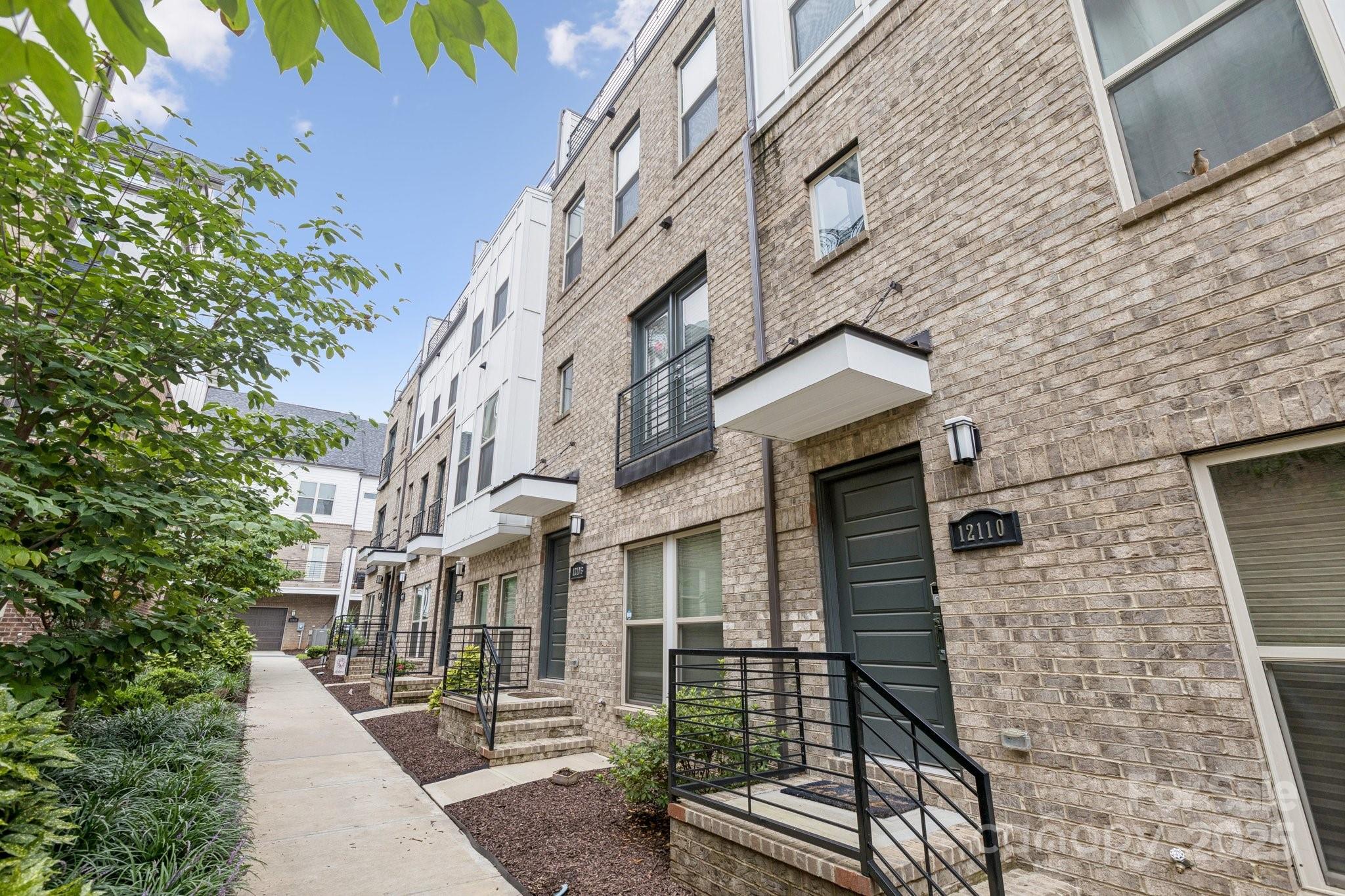 12106 Brooklyn Avenue Property Photo 39