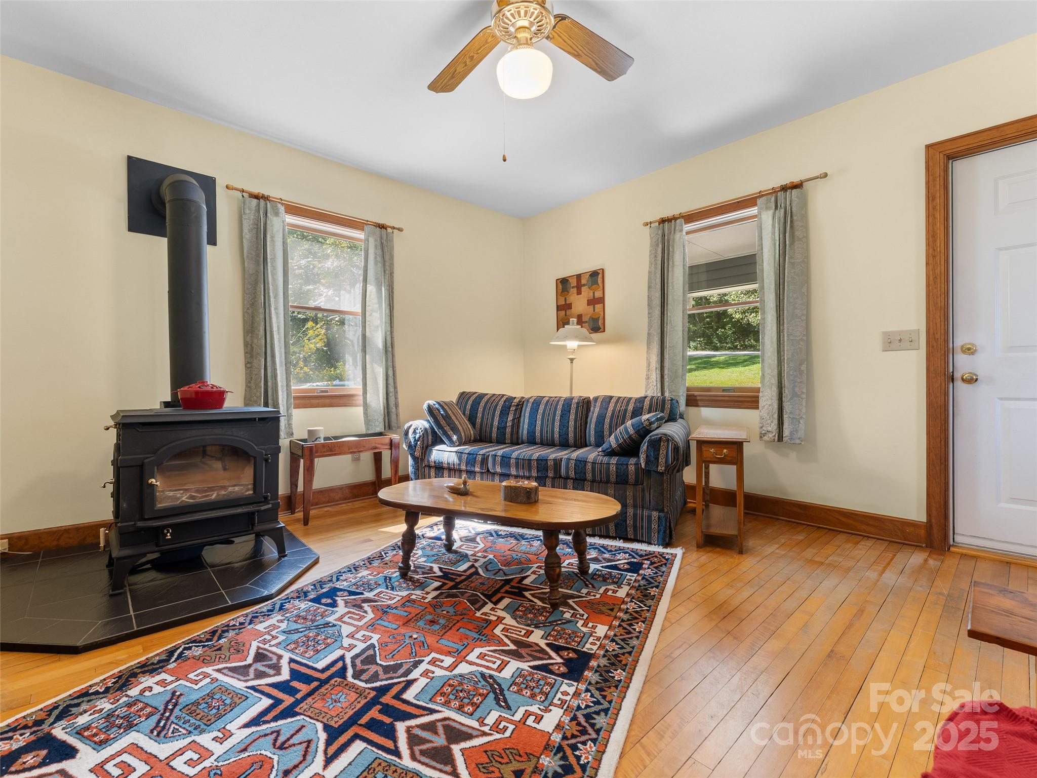 560 Esseola Street Property Photo 15