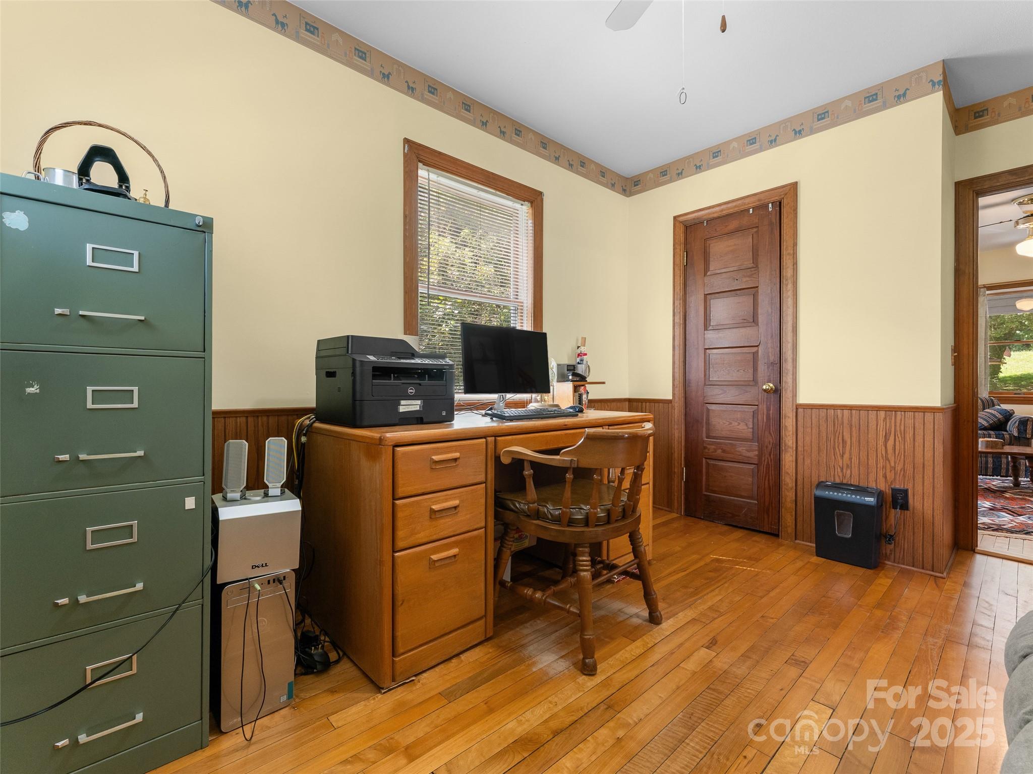 560 Esseola Street Property Photo 26