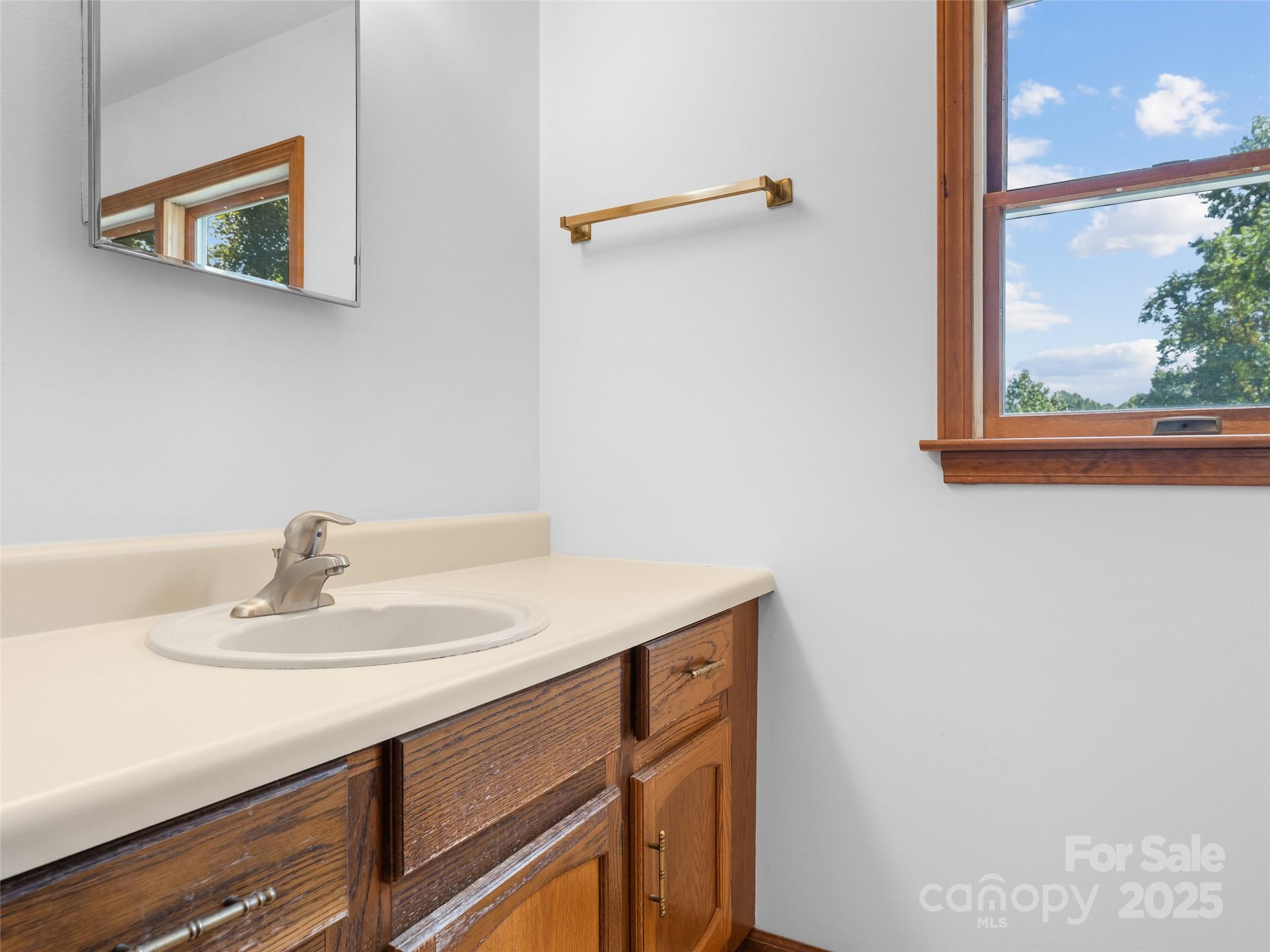 560 Esseola Street Property Photo 31