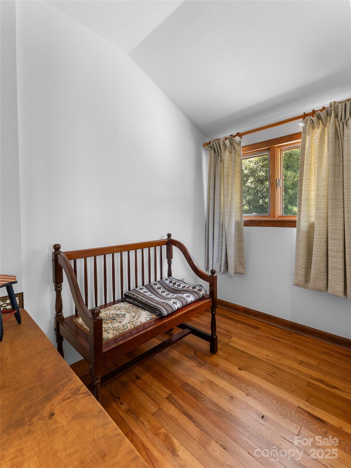 560 Esseola Street Property Photo 35