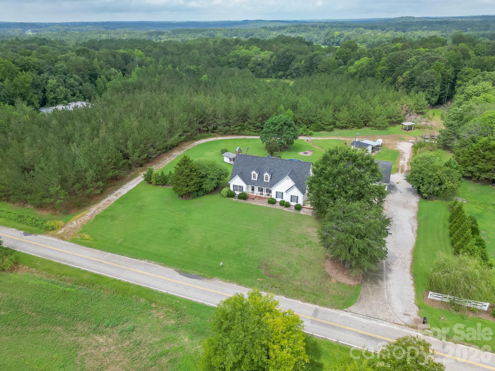176 Griffin Road Property Photo 2