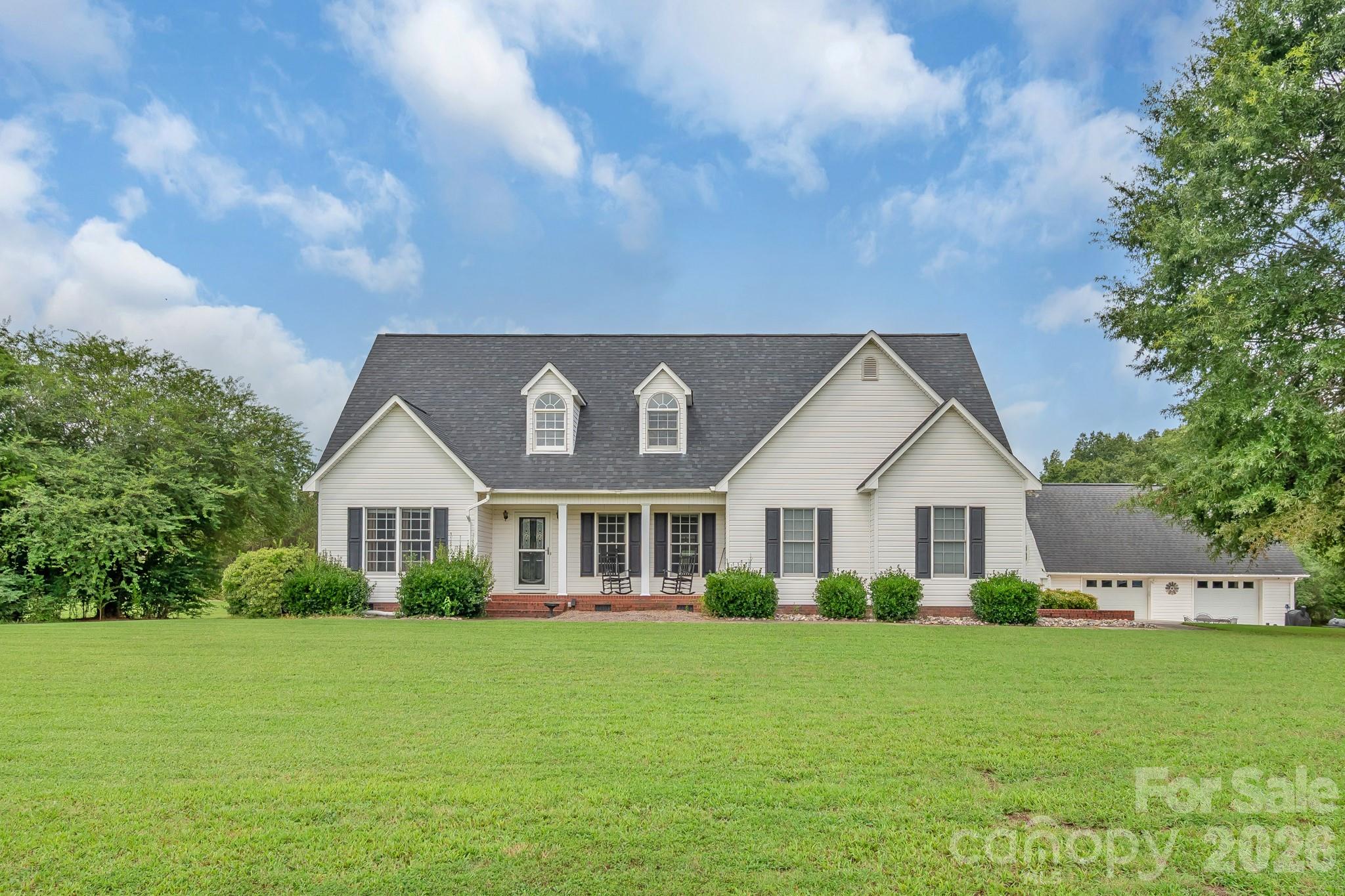 176 Griffin Road Property Photo 3