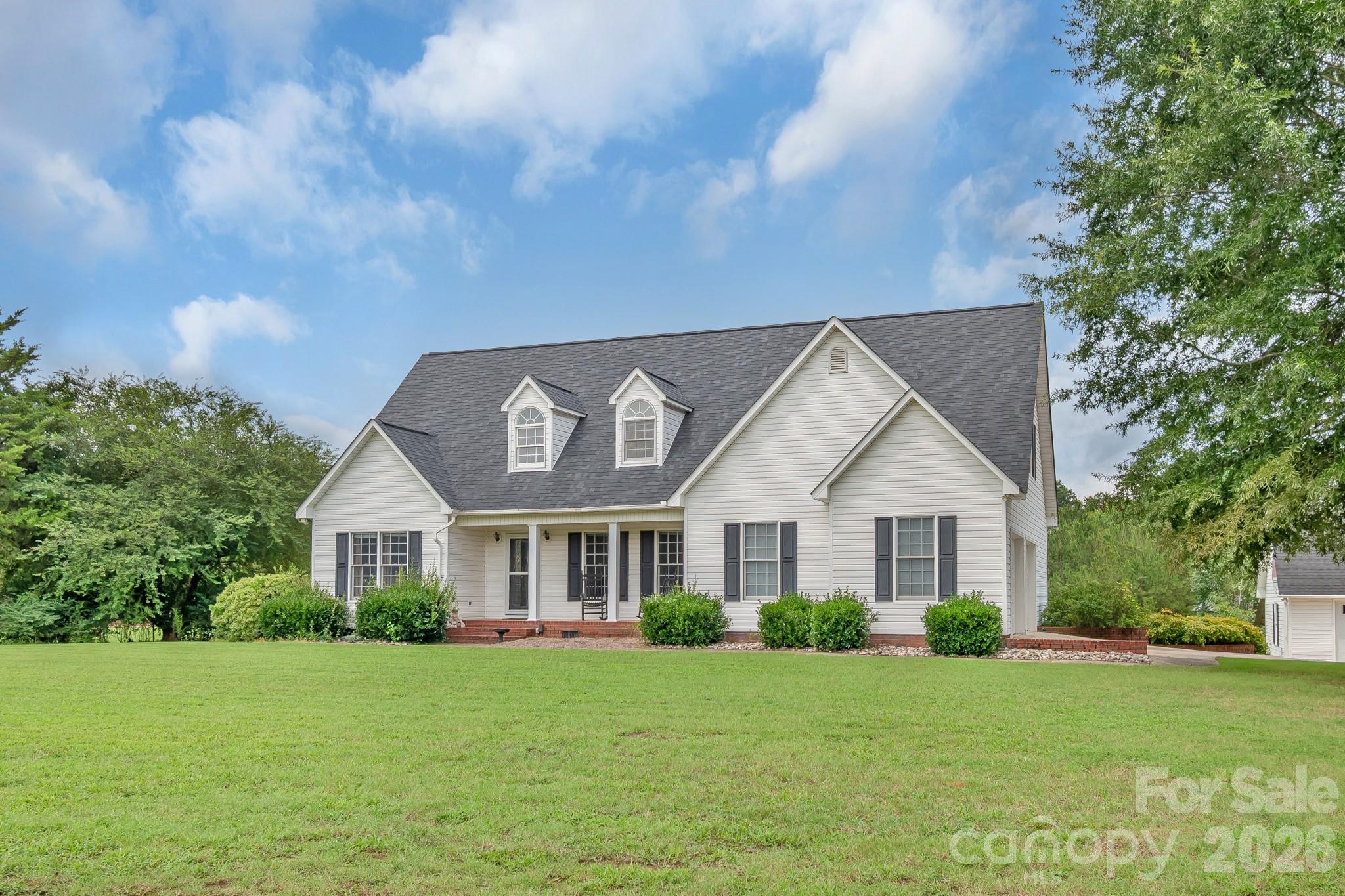 176 Griffin Road Property Photo 5