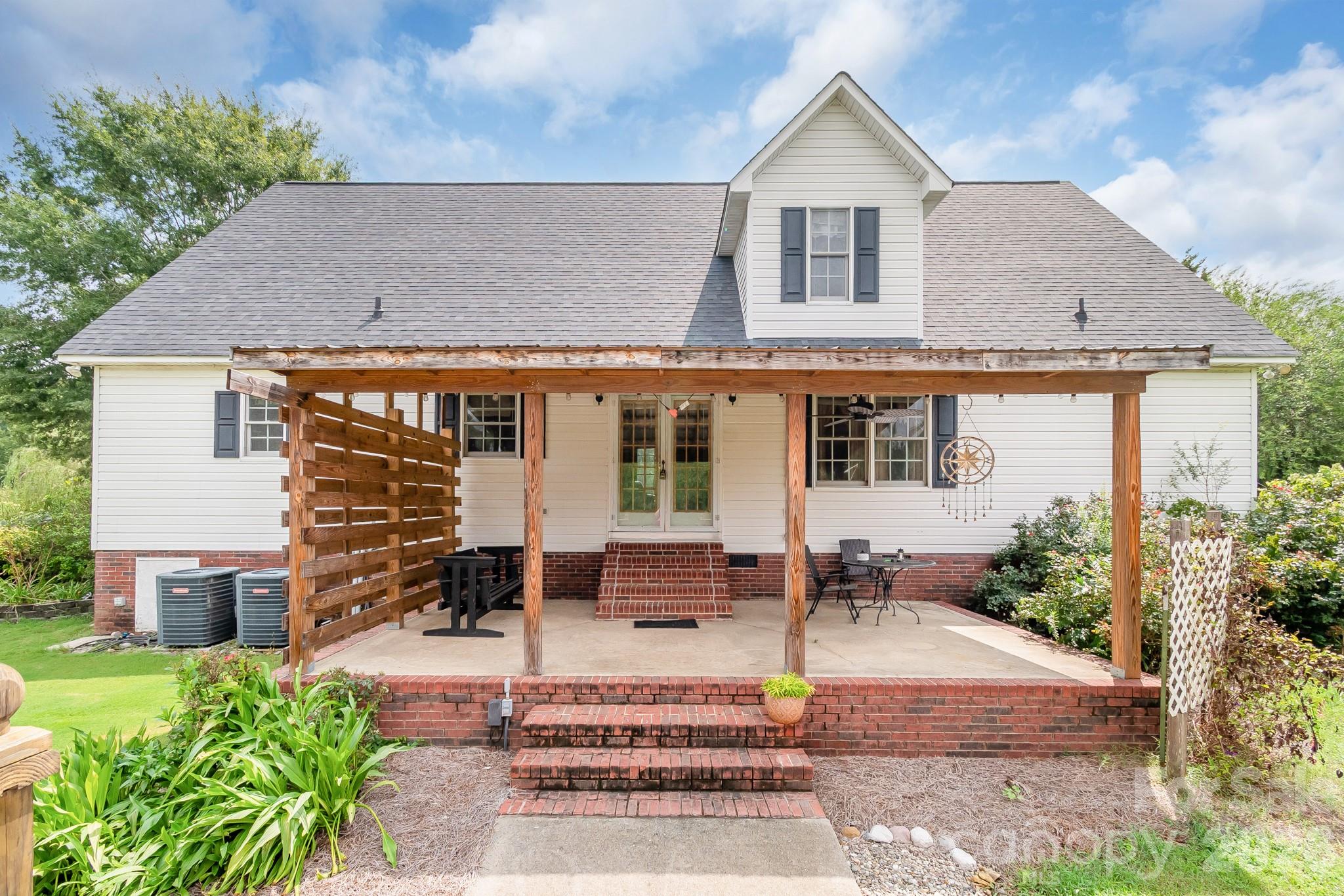 176 Griffin Road Property Photo 14
