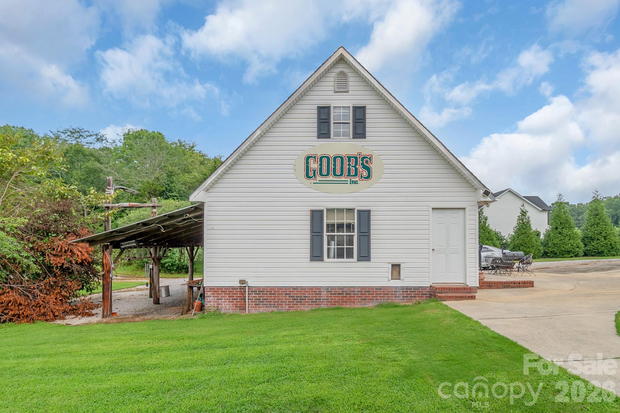 176 Griffin Road Property Photo 15
