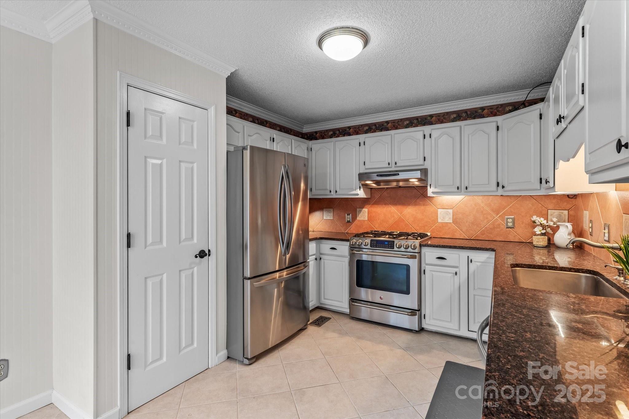 202 Windmill Road Property Photo 5