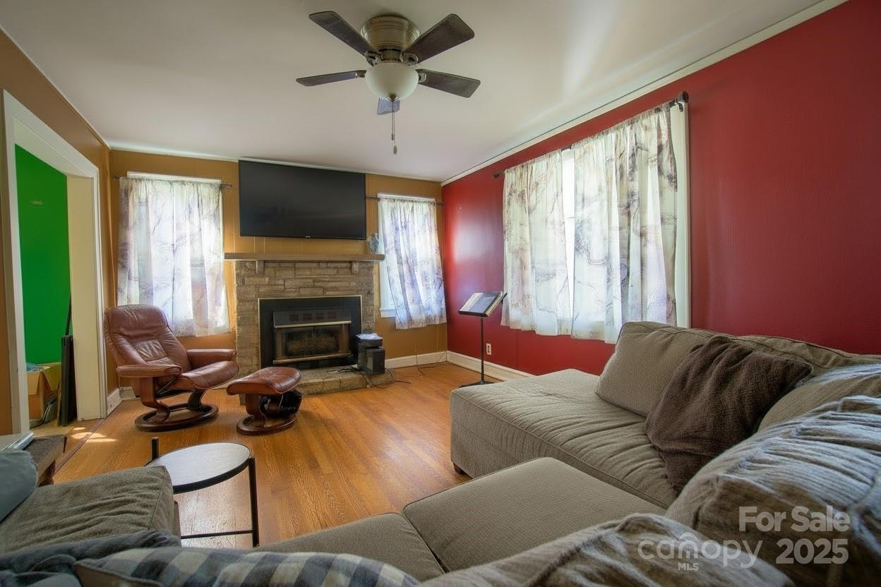 365 Old Haw Creek Road Property Photo 5