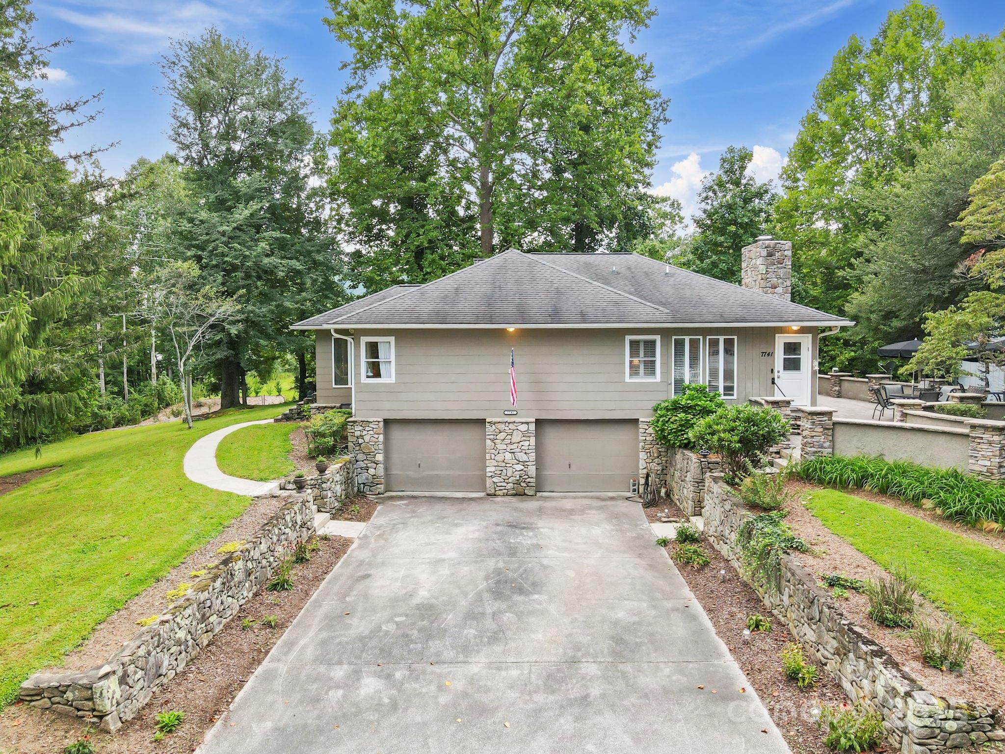 7741 Brevard Road Property Photo 4