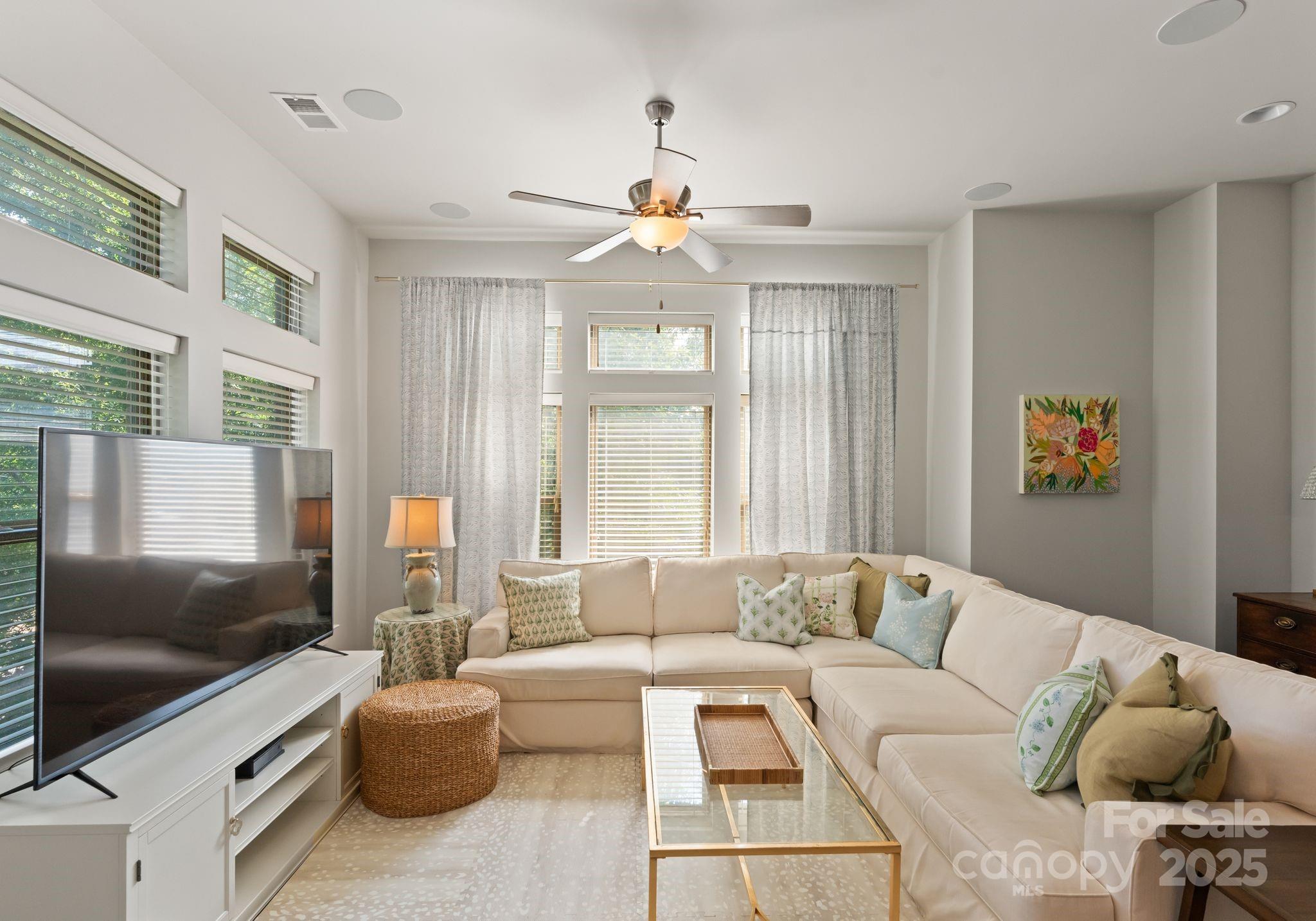 329 Ideal Way Property Photo 3