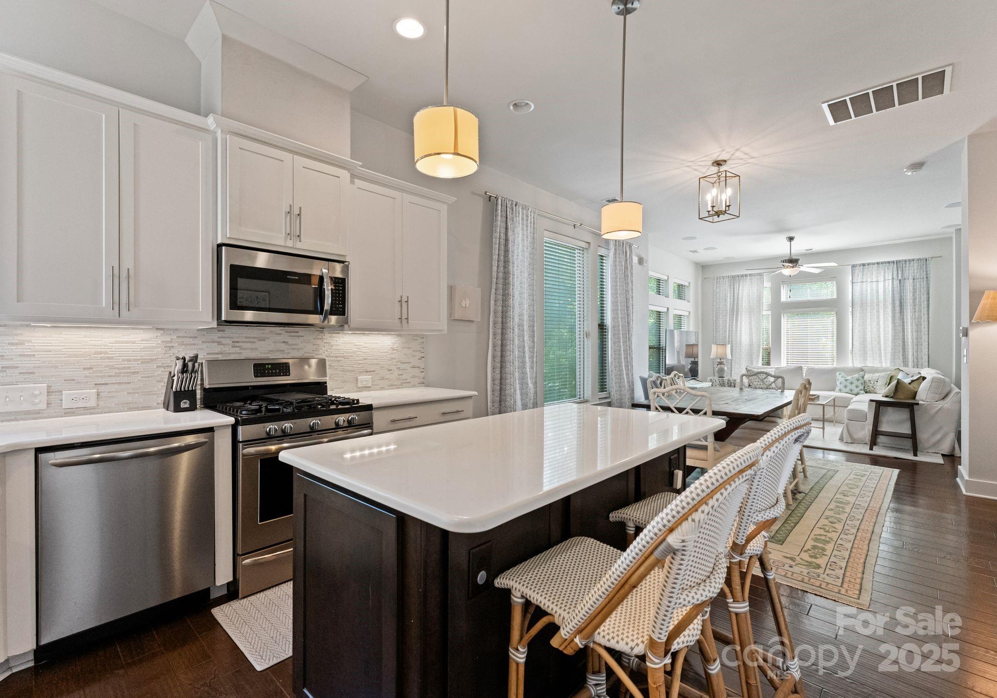 329 Ideal Way Property Photo 8