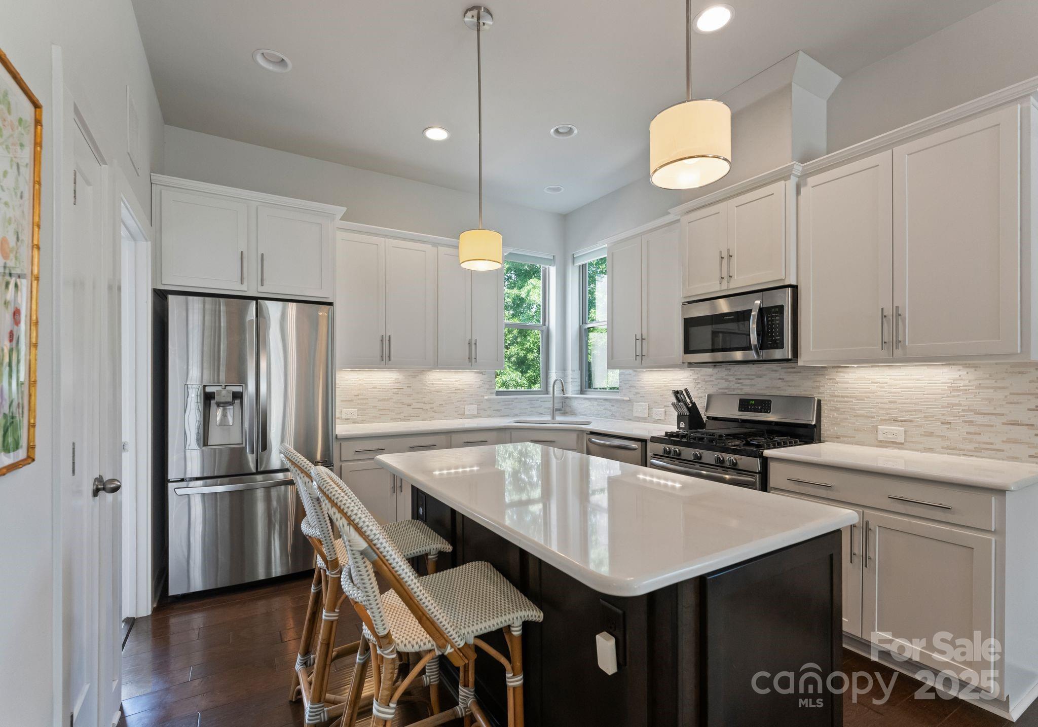 329 Ideal Way Property Photo 9