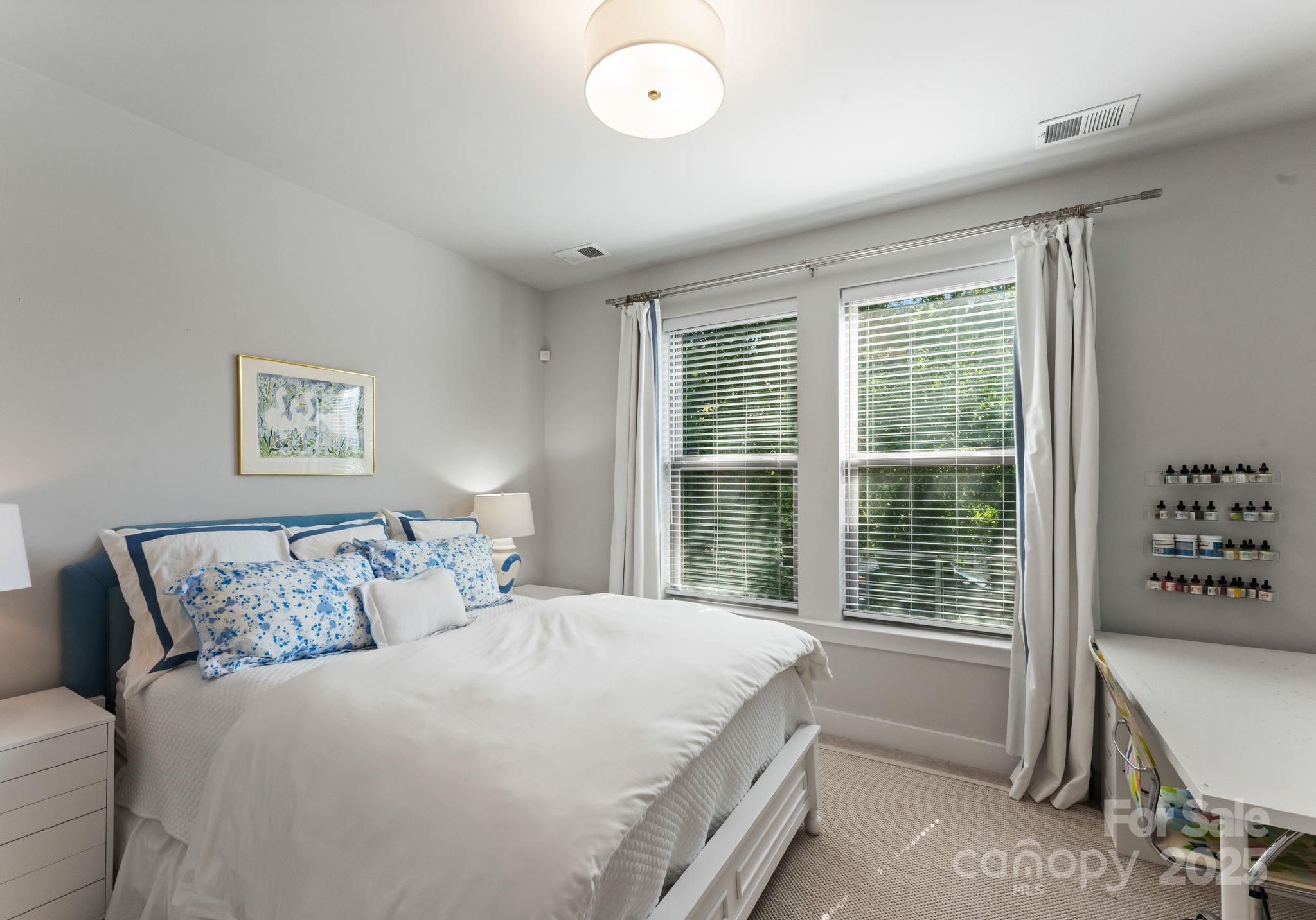 329 Ideal Way Property Photo 25