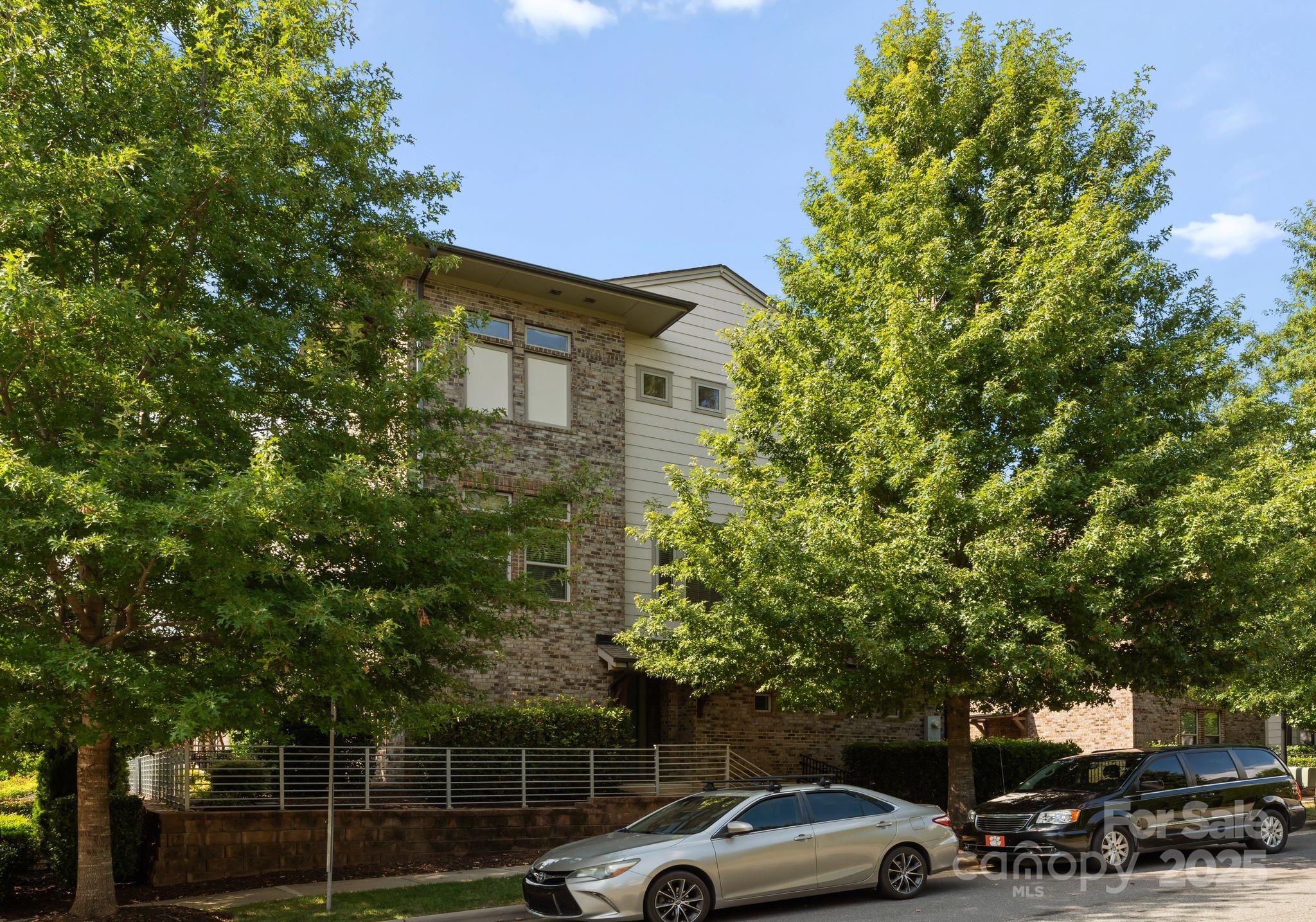 329 Ideal Way Property Photo 35