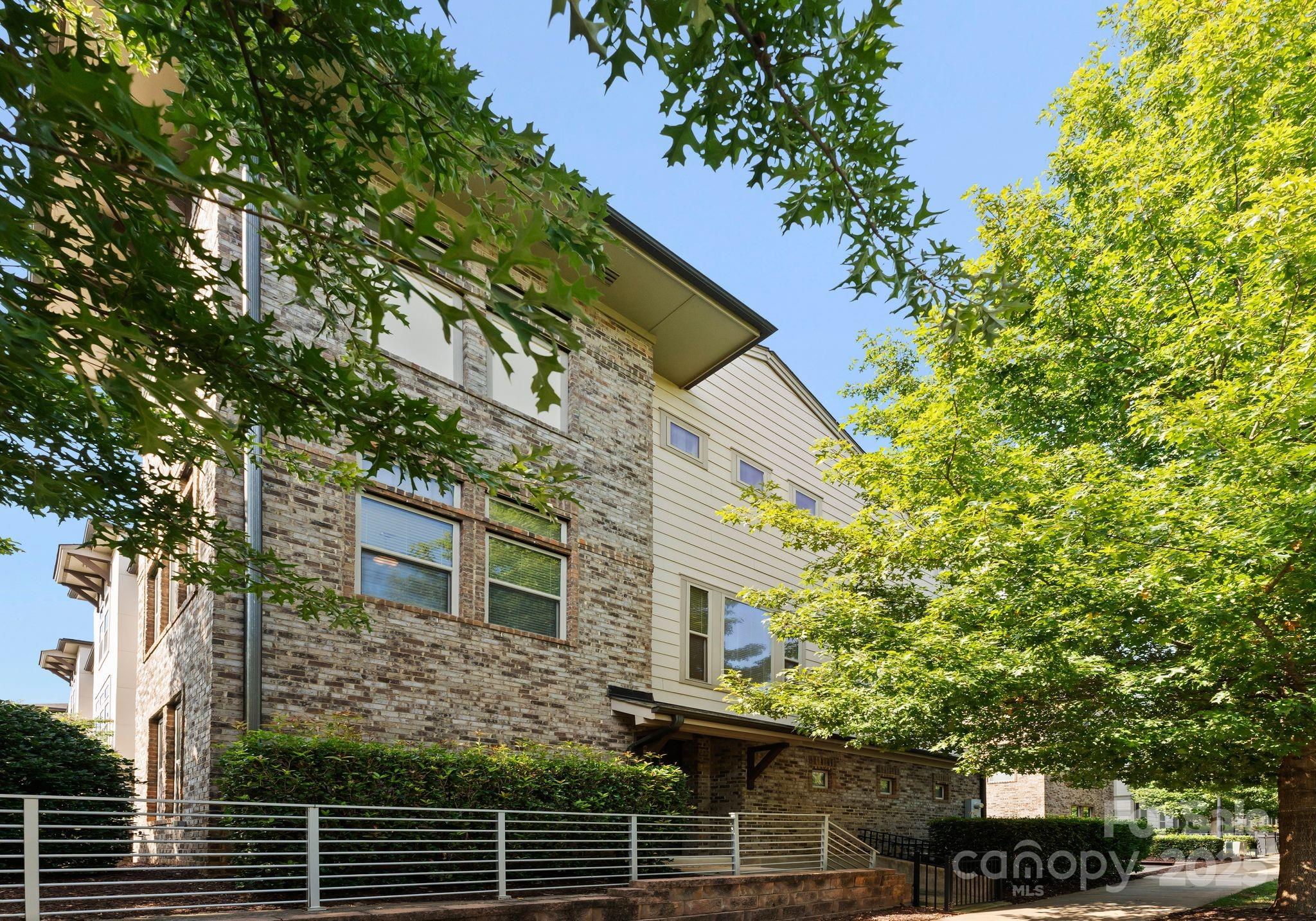 329 Ideal Way Property Photo 36