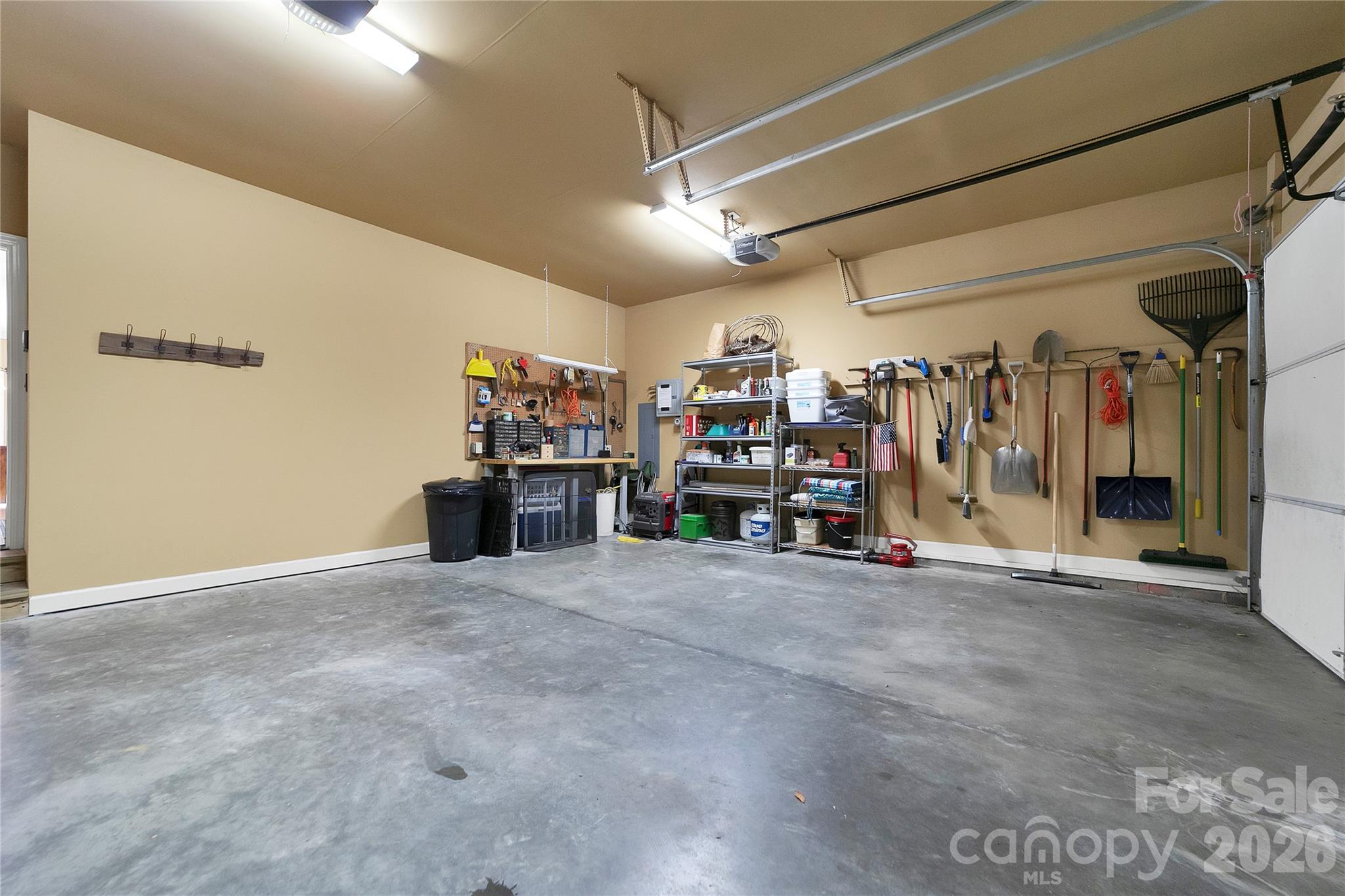923 Ugugu Drive Property Photo 47