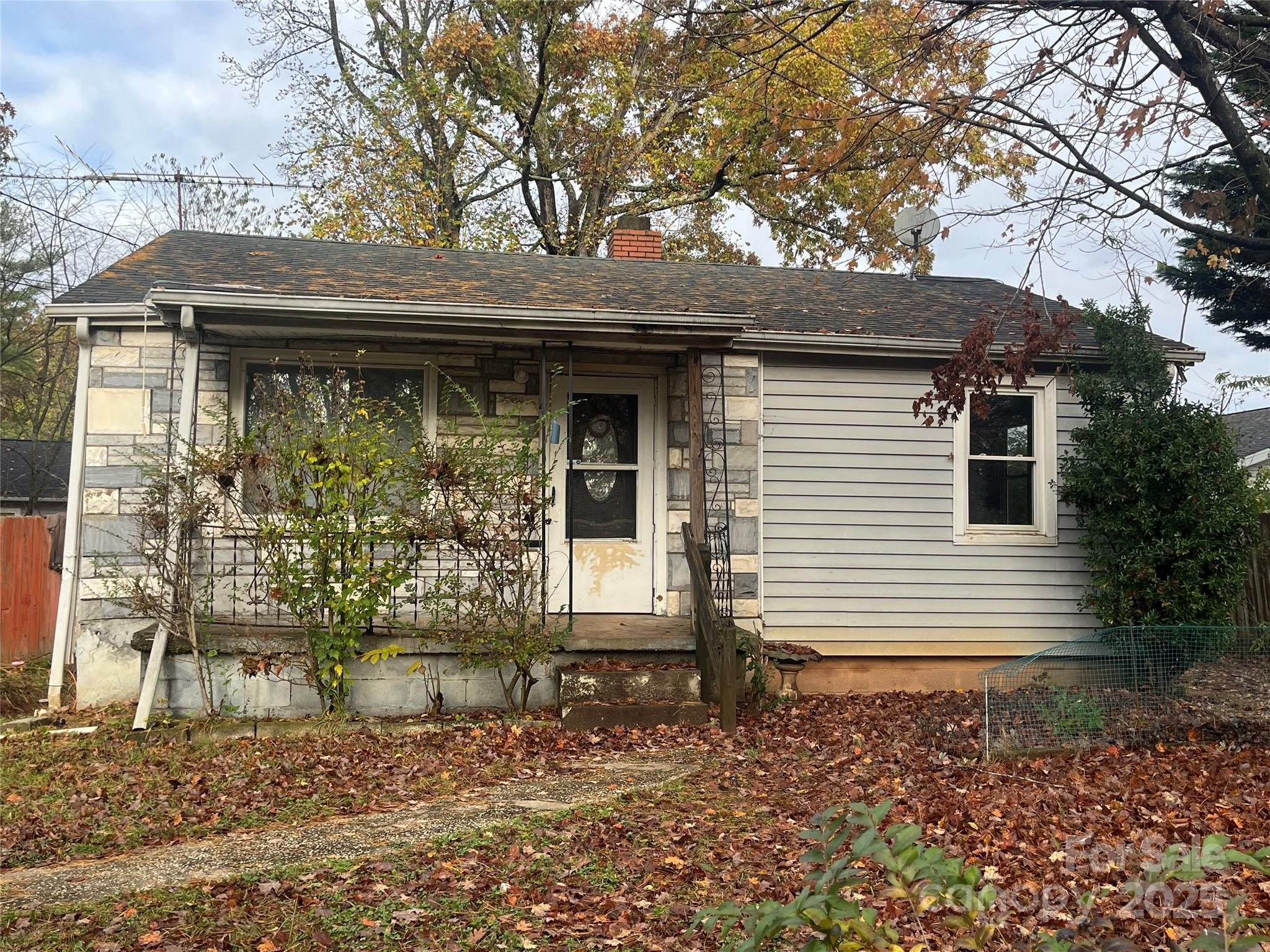 4 La Rue Street Property Photo 1