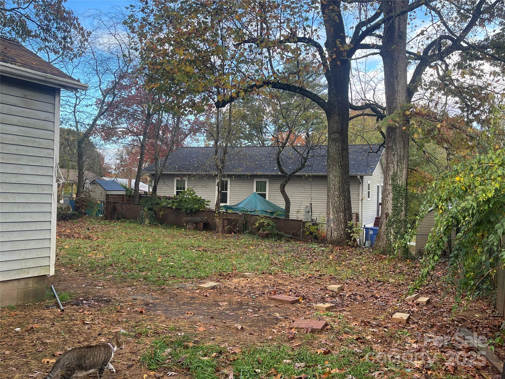 4 La Rue Street Property Photo 2