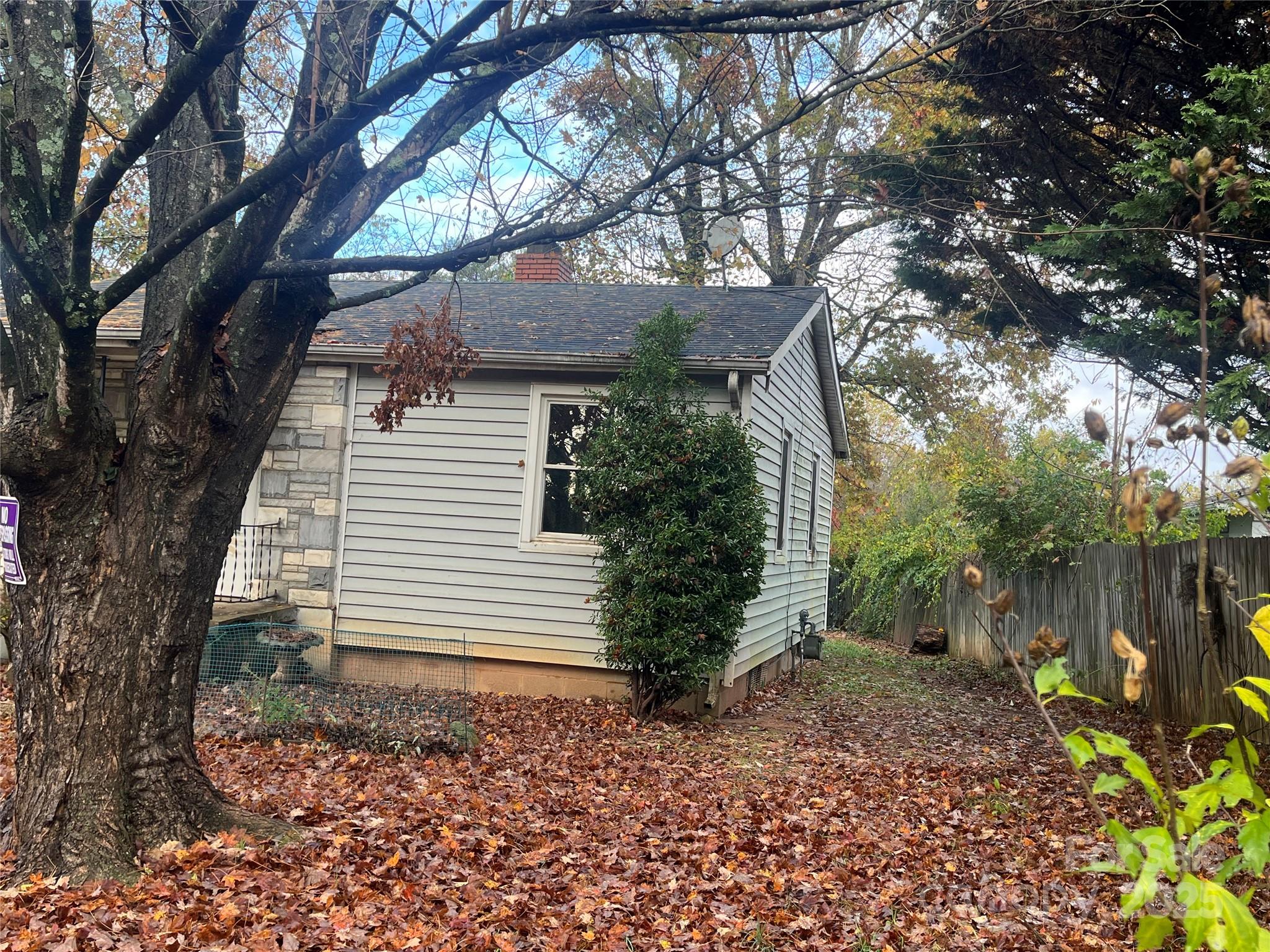 4 La Rue Street Property Photo 3