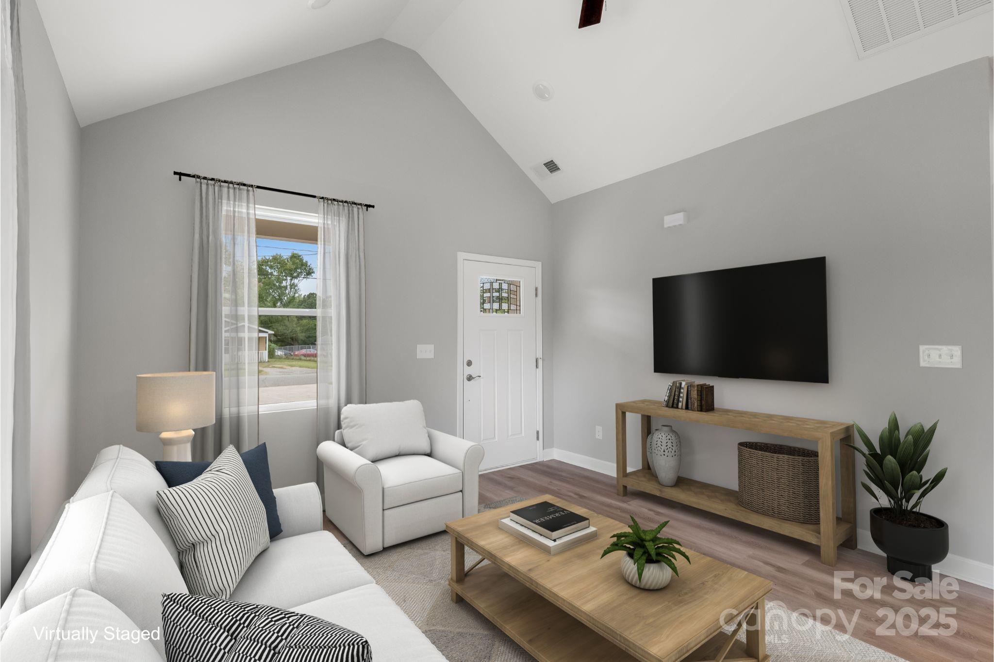 409 E Henderson Street Property Photo 5