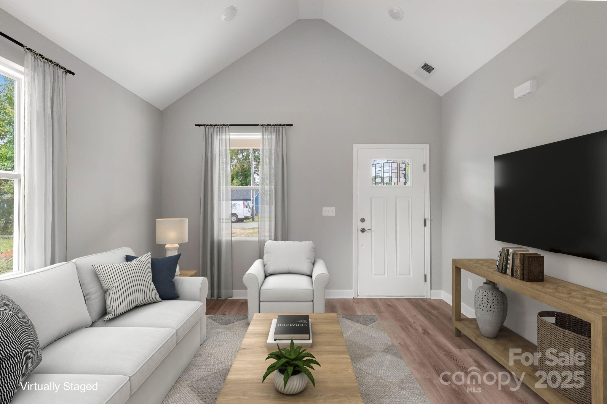 409 E Henderson Street Property Photo 6