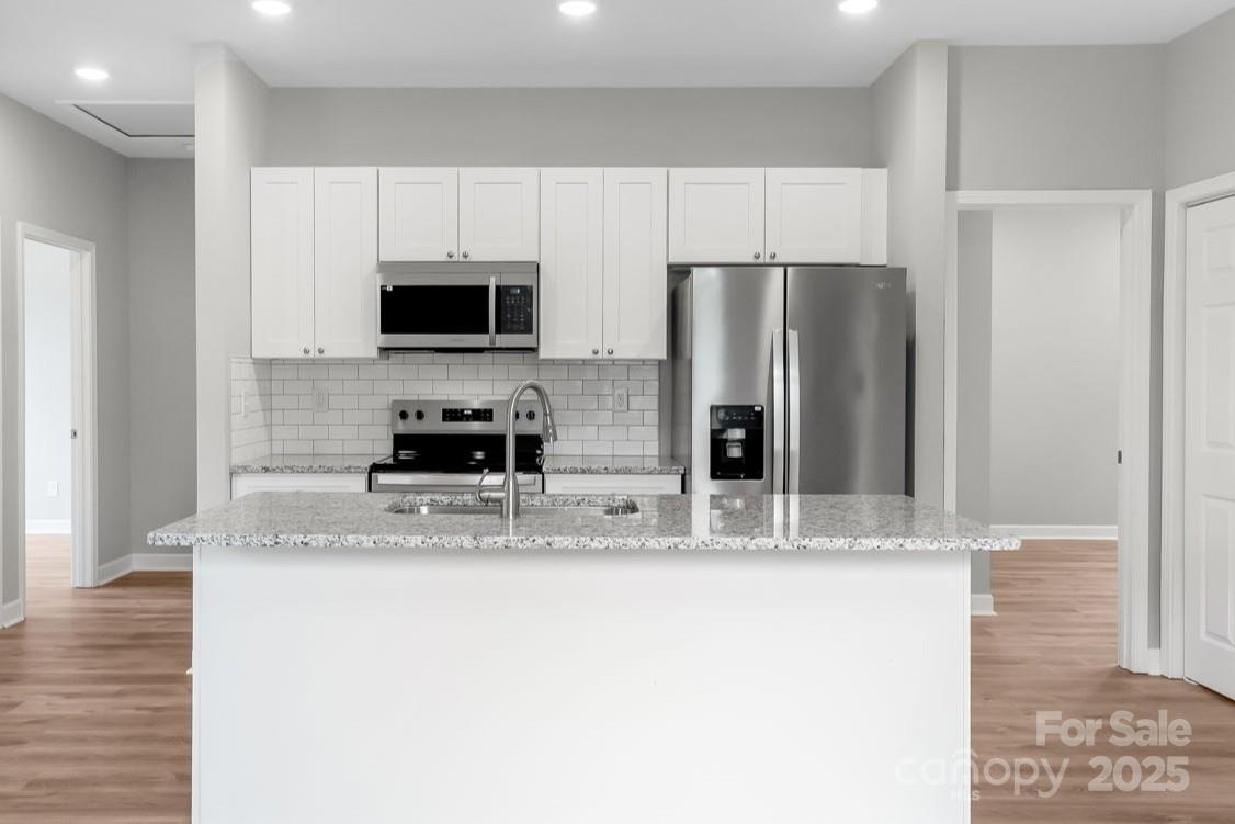 409 E Henderson Street Property Photo 9