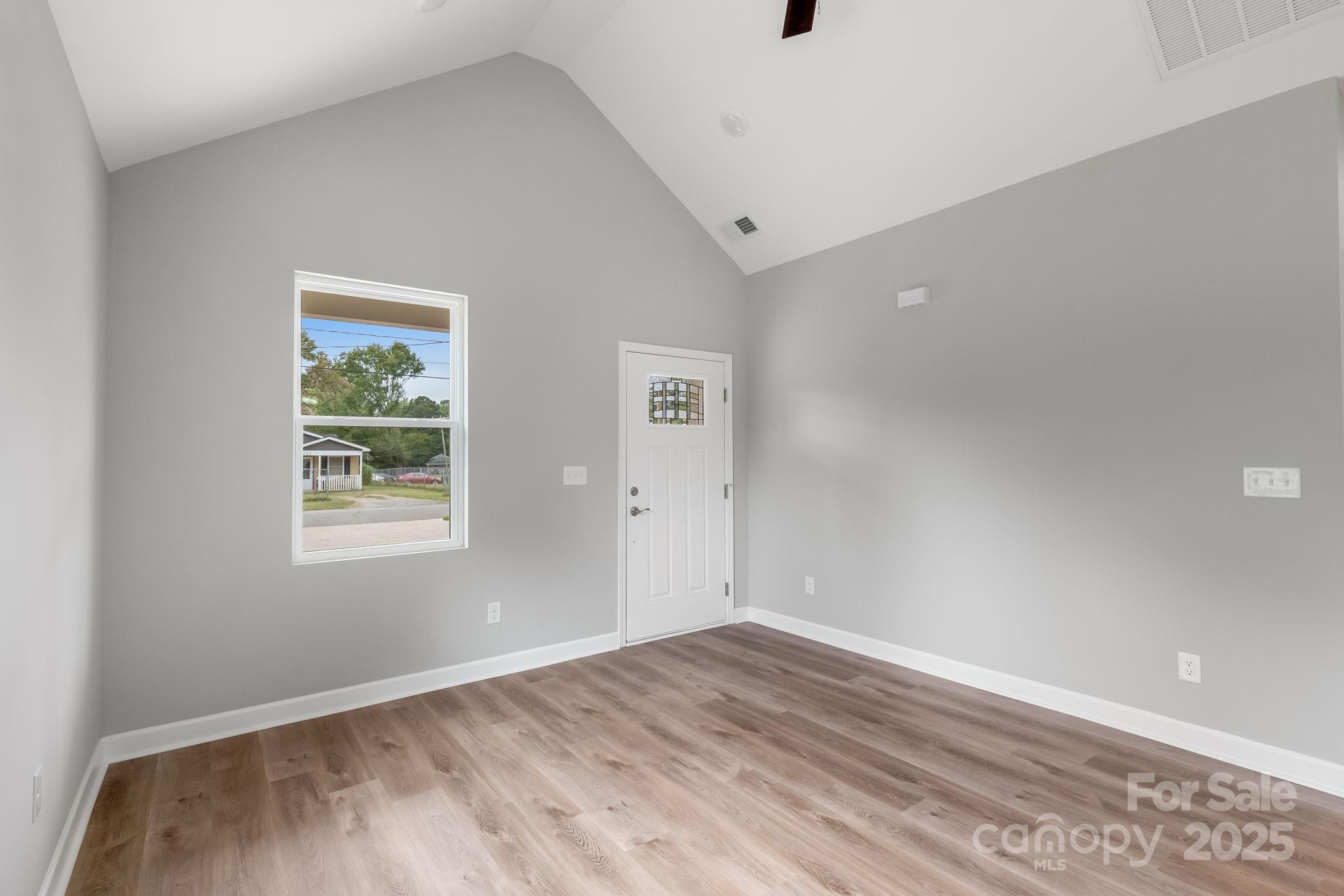 409 E Henderson Street Property Photo 22