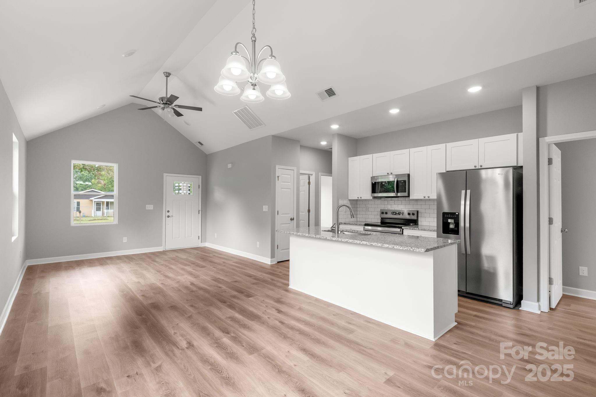 409 E Henderson Street Property Photo 25