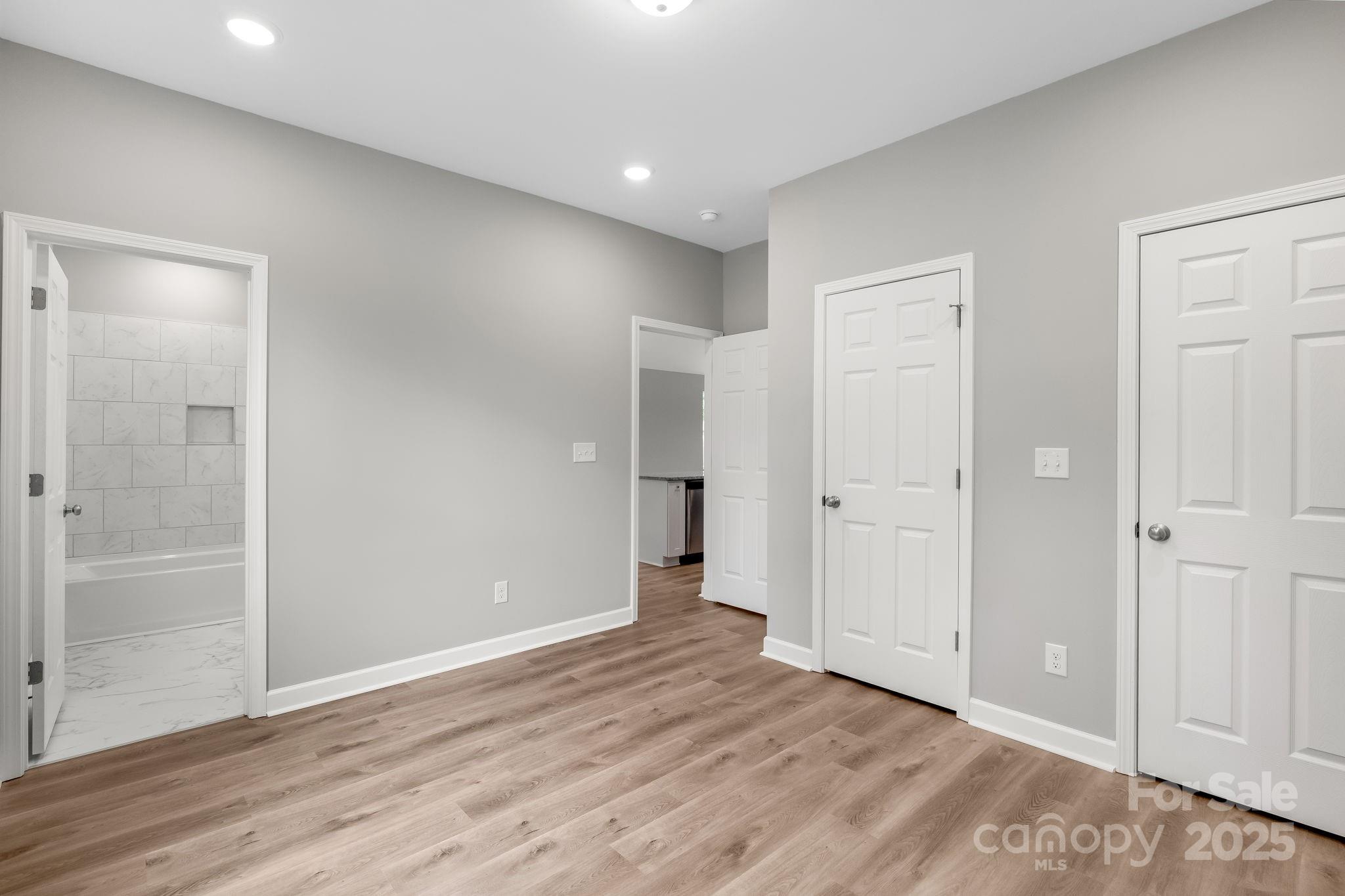 409 E Henderson Street Property Photo 28