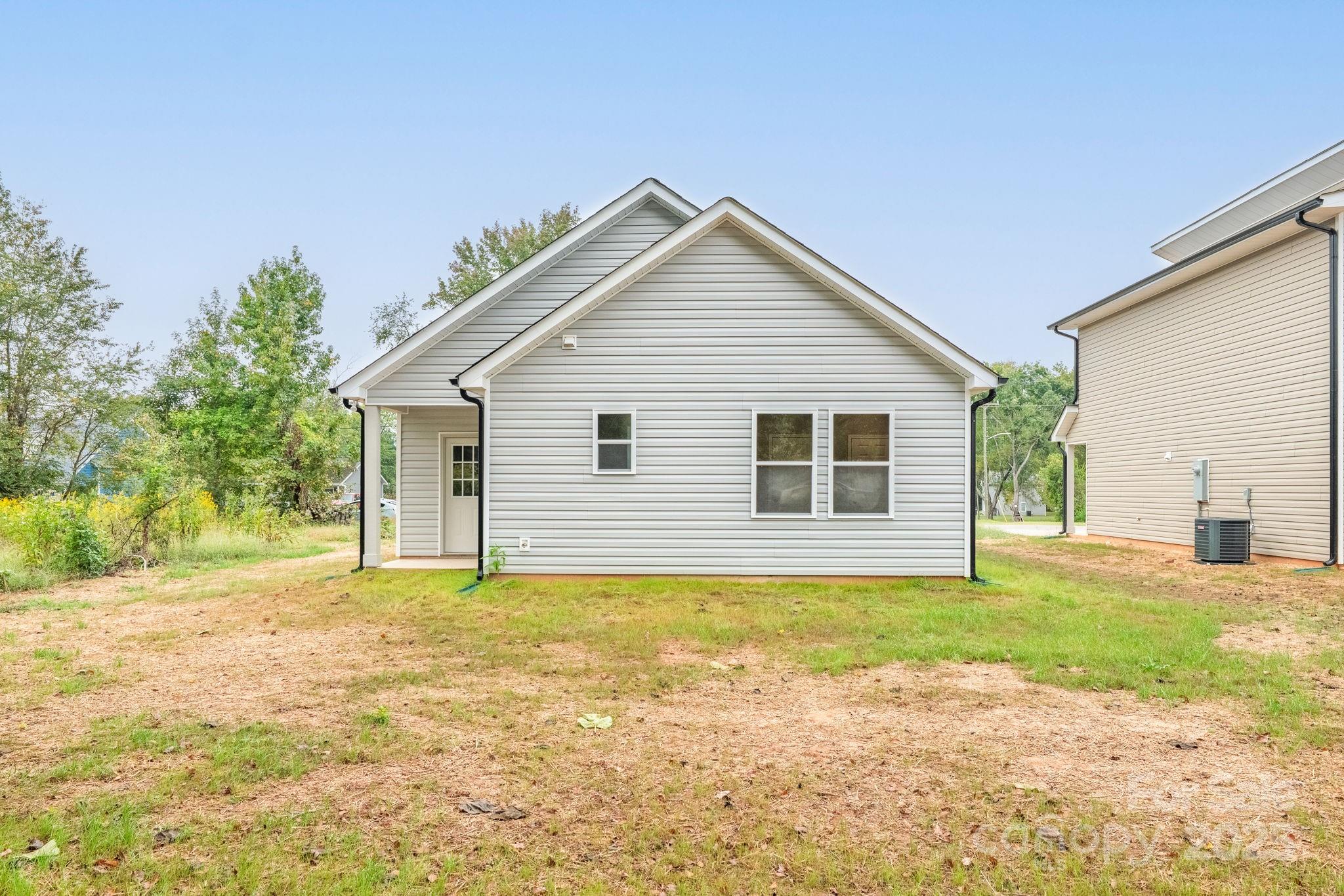 409 E Henderson Street Property Photo 33