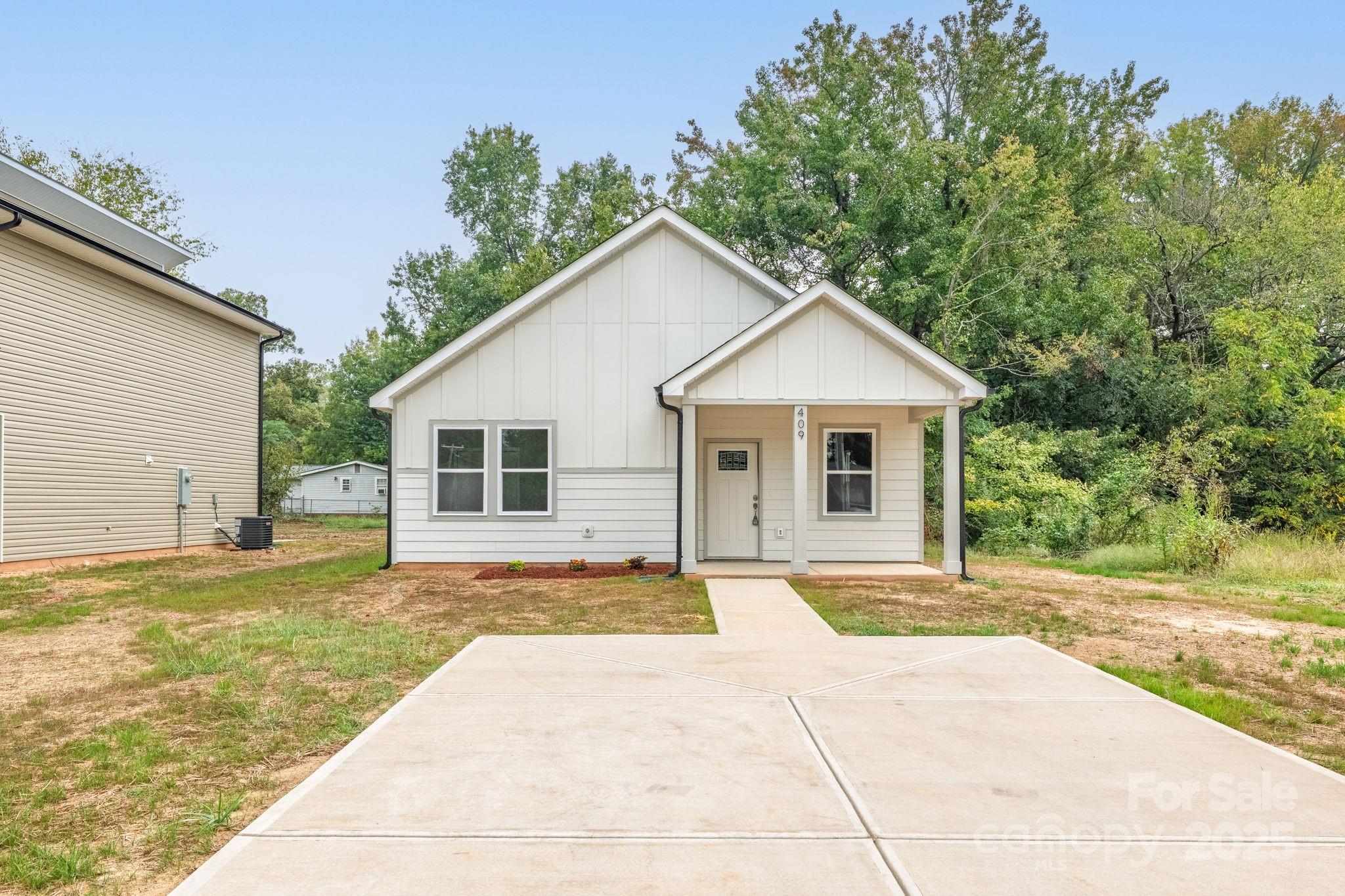 409 E Henderson Street Property Photo 35