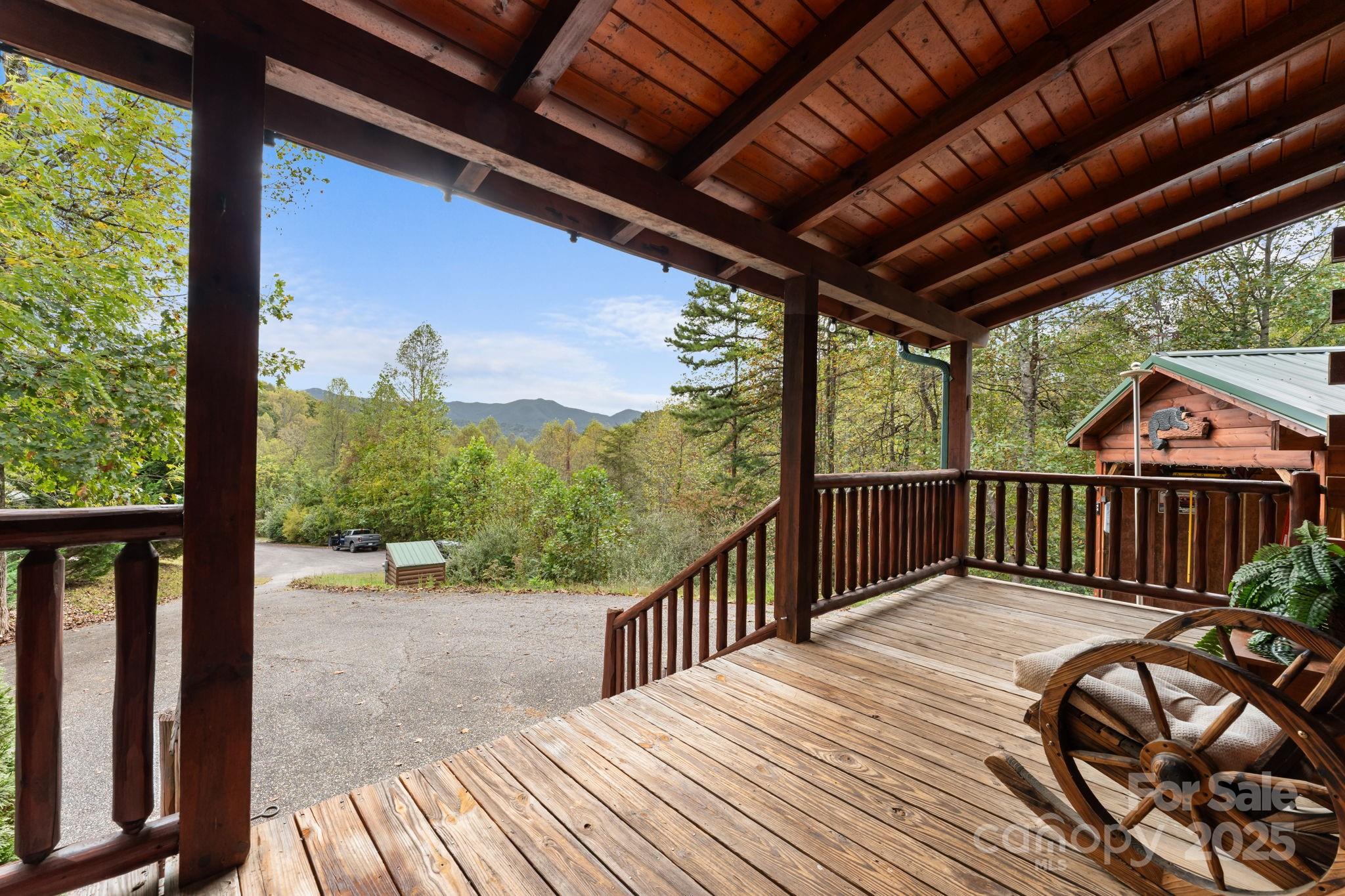 80 Slow Lane Property Photo 1