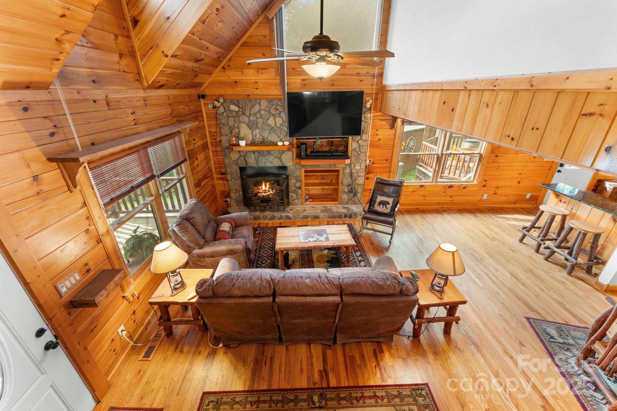 80 Slow Lane Property Photo 9