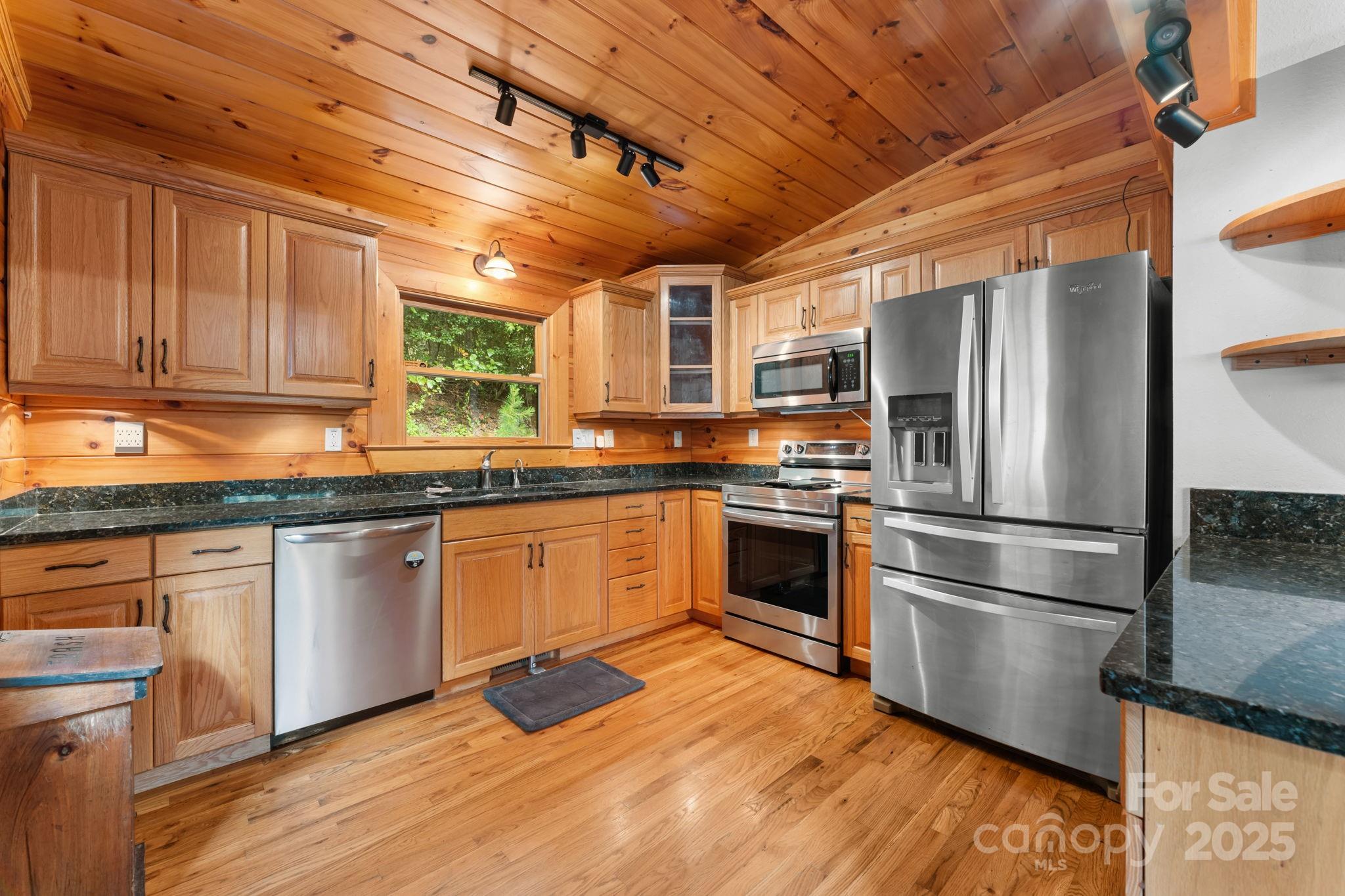 80 Slow Lane Property Photo 12